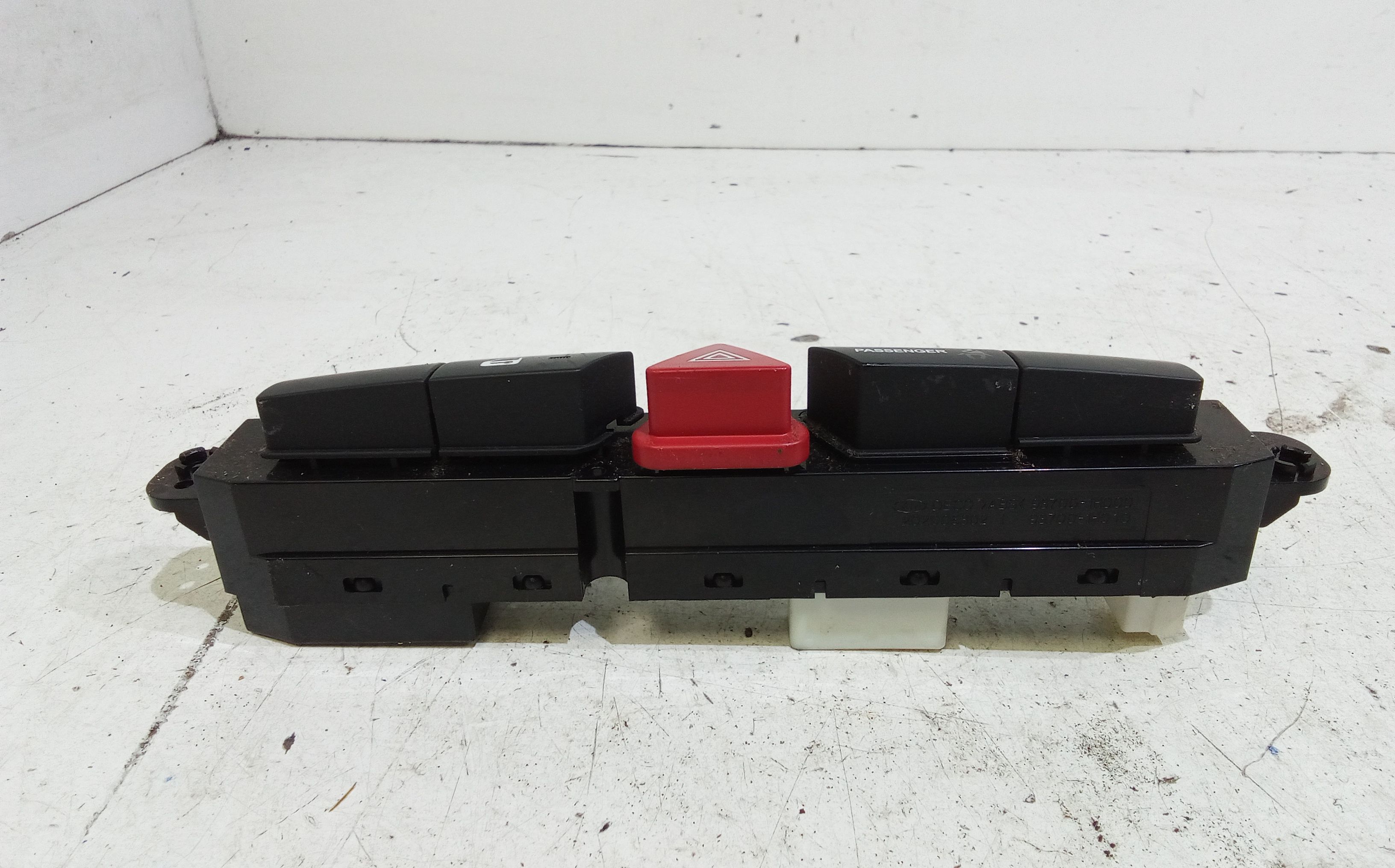 Pulsante luci di emergenza KIA Cee d 1 Serie