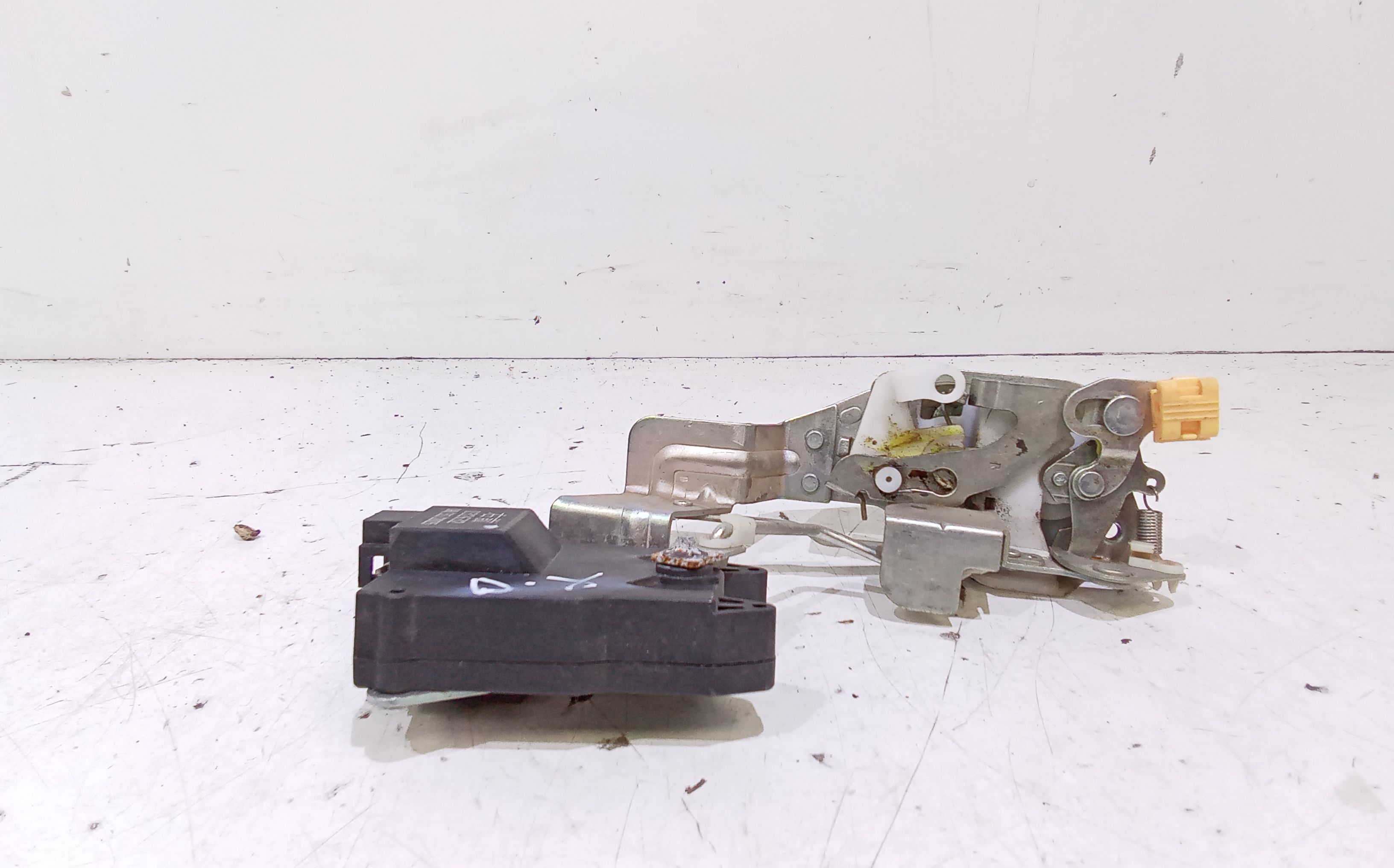 Serratura Anteriore Destra ZD D1 Serie (16>)