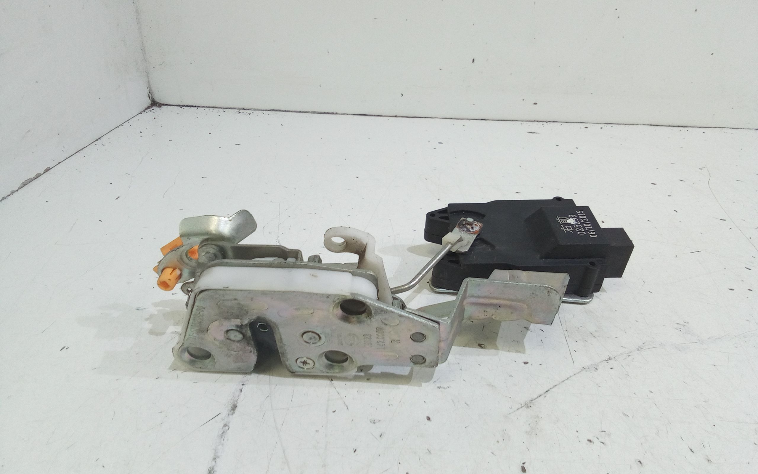 Serratura Anteriore Destra ZD D1 Serie (16>)