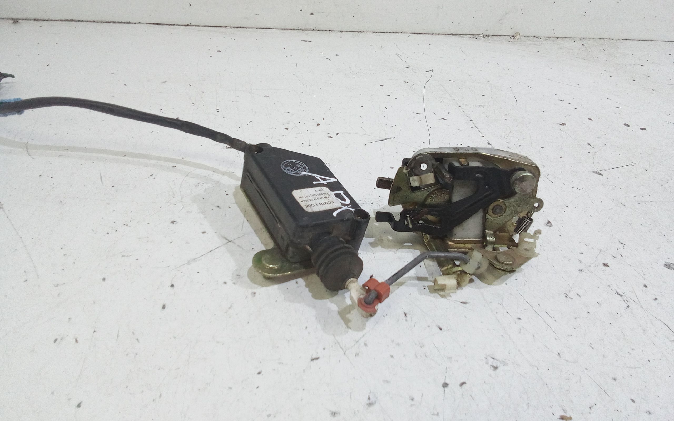 Serratura Anteriore Destra KIA Sportage Serie (98>04)