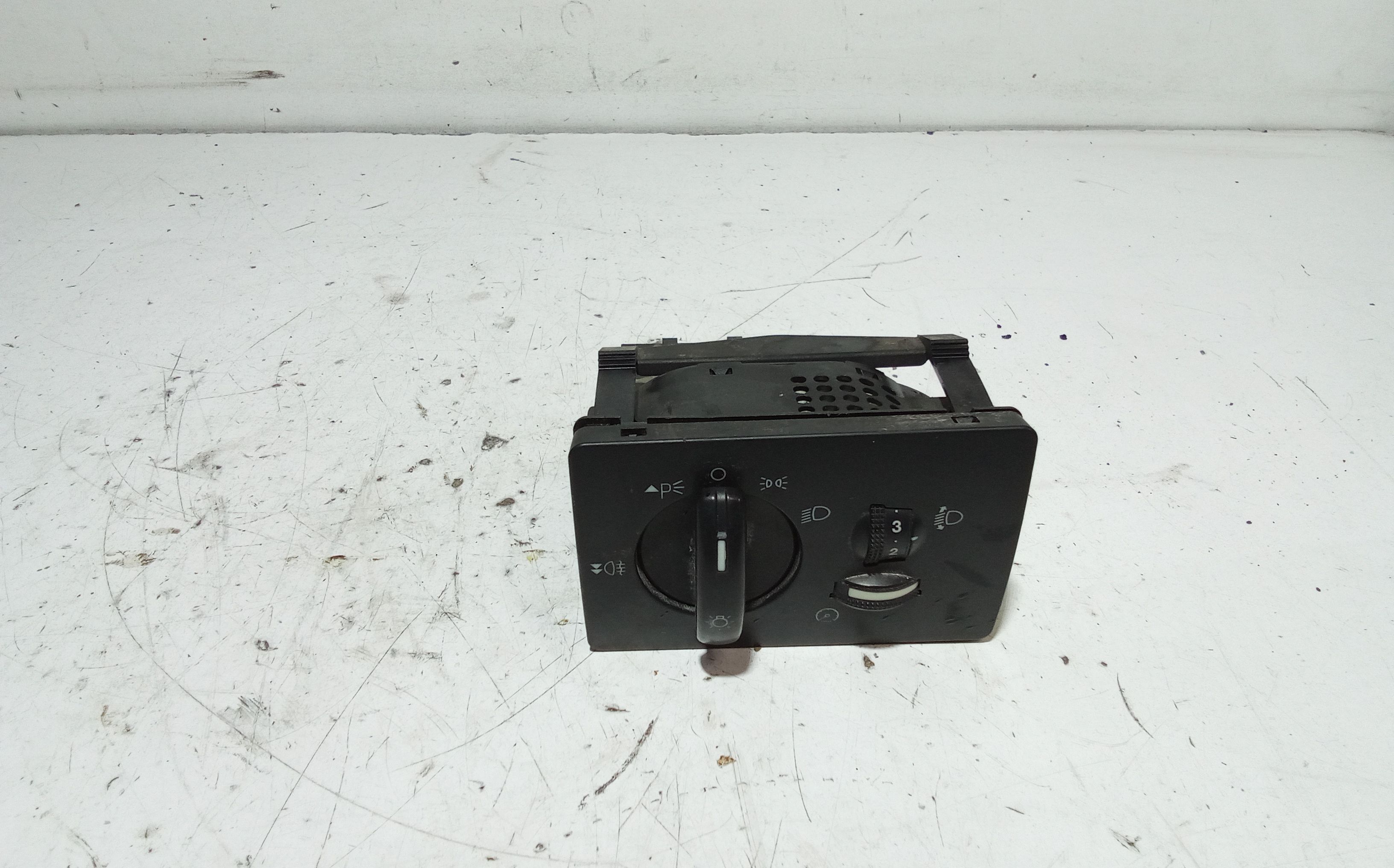 Interruttore comando luci FORD Focus S. Wagon 3 Serie