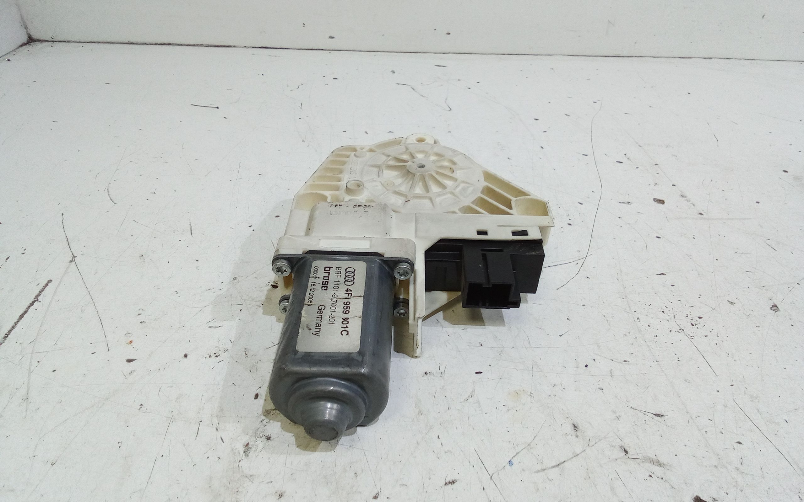 Motorino Alzavetro posteriore Sinistro AUDI A6 Avant Serie C6 (4F5) (04>12)