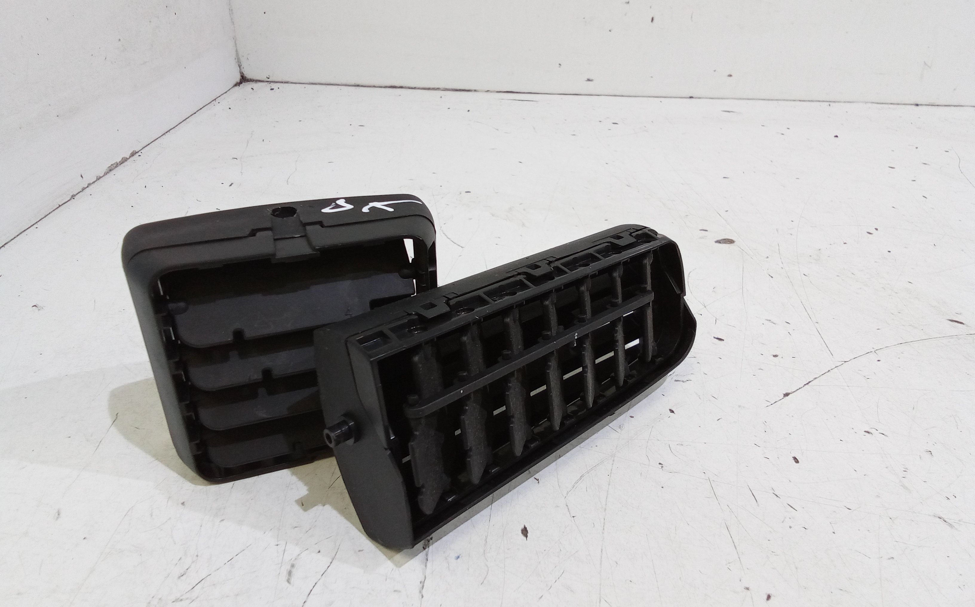 Bocchetta aria cruscotto lato passeggero HONDA Civic Berlina 5P (01>06)