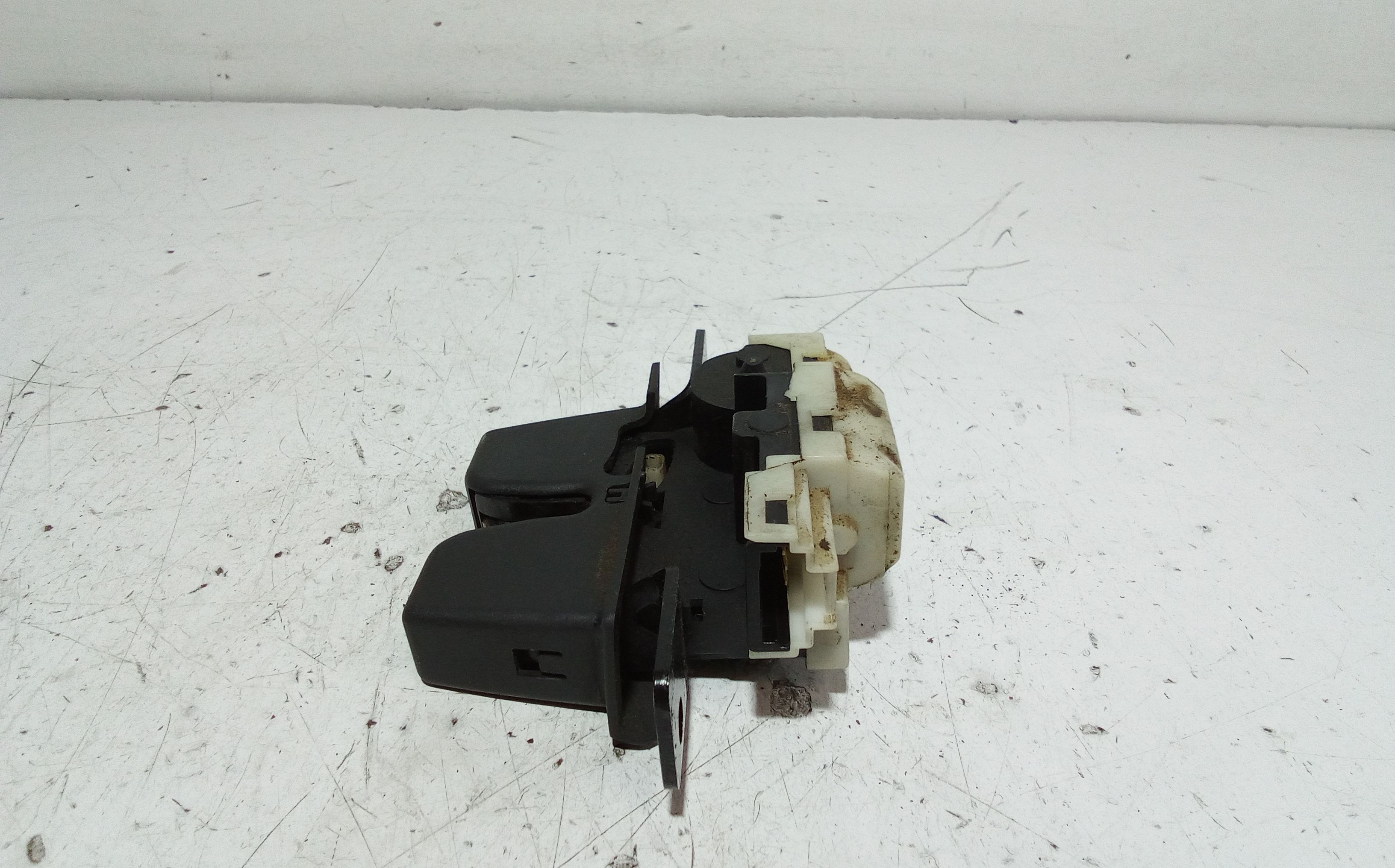 Serratura Cofano Posteriore RENAULT Megane ll Serie (02>06)