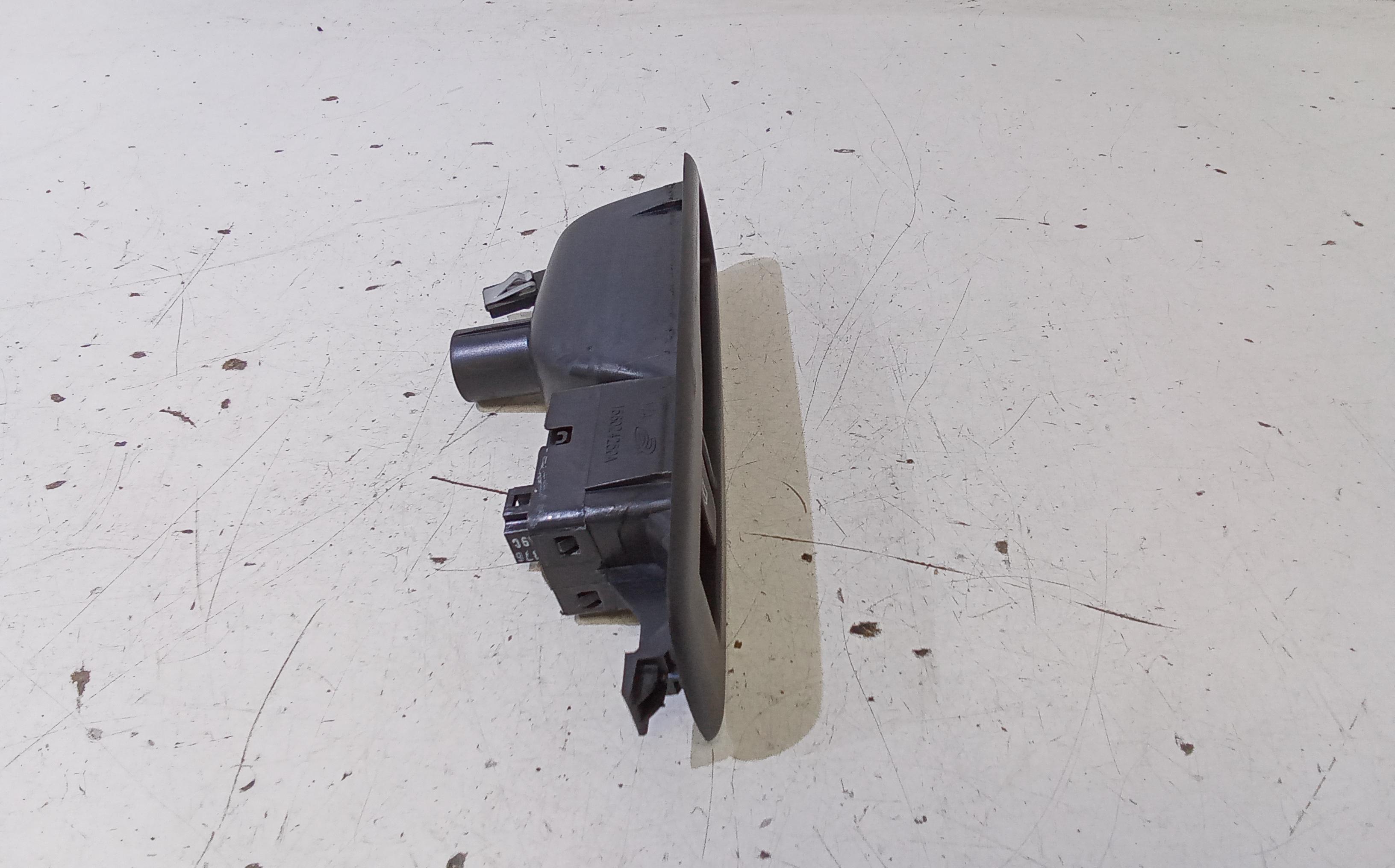 Pulsantiera Posteriore Sinistra RENAULT Megane III (08>16)