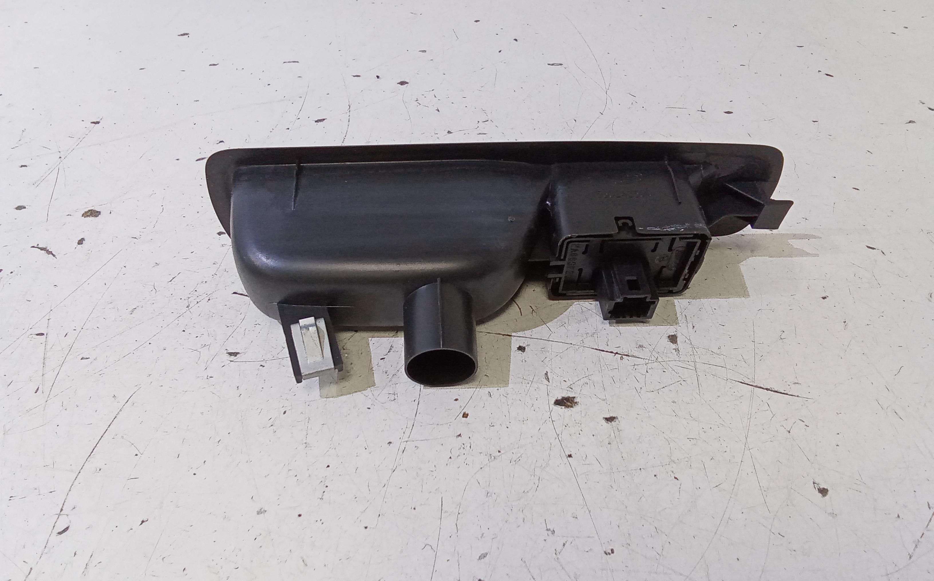 Pulsantiera Posteriore Sinistra RENAULT Megane III (08>16)