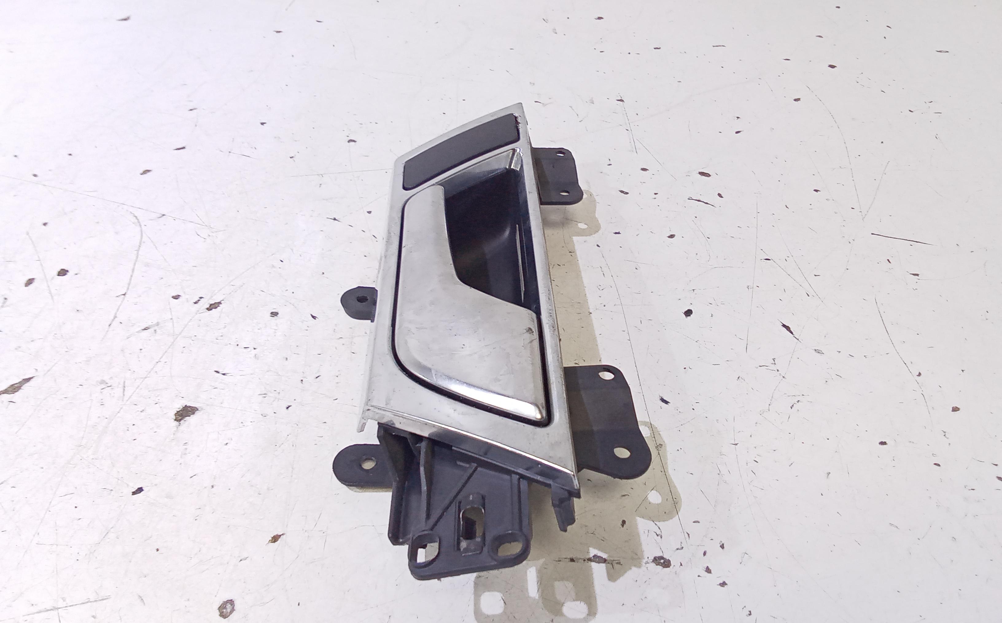 Maniglia interna Posteriore Destra AUDI A6 Avant Serie C6 (4F5) (04>12)