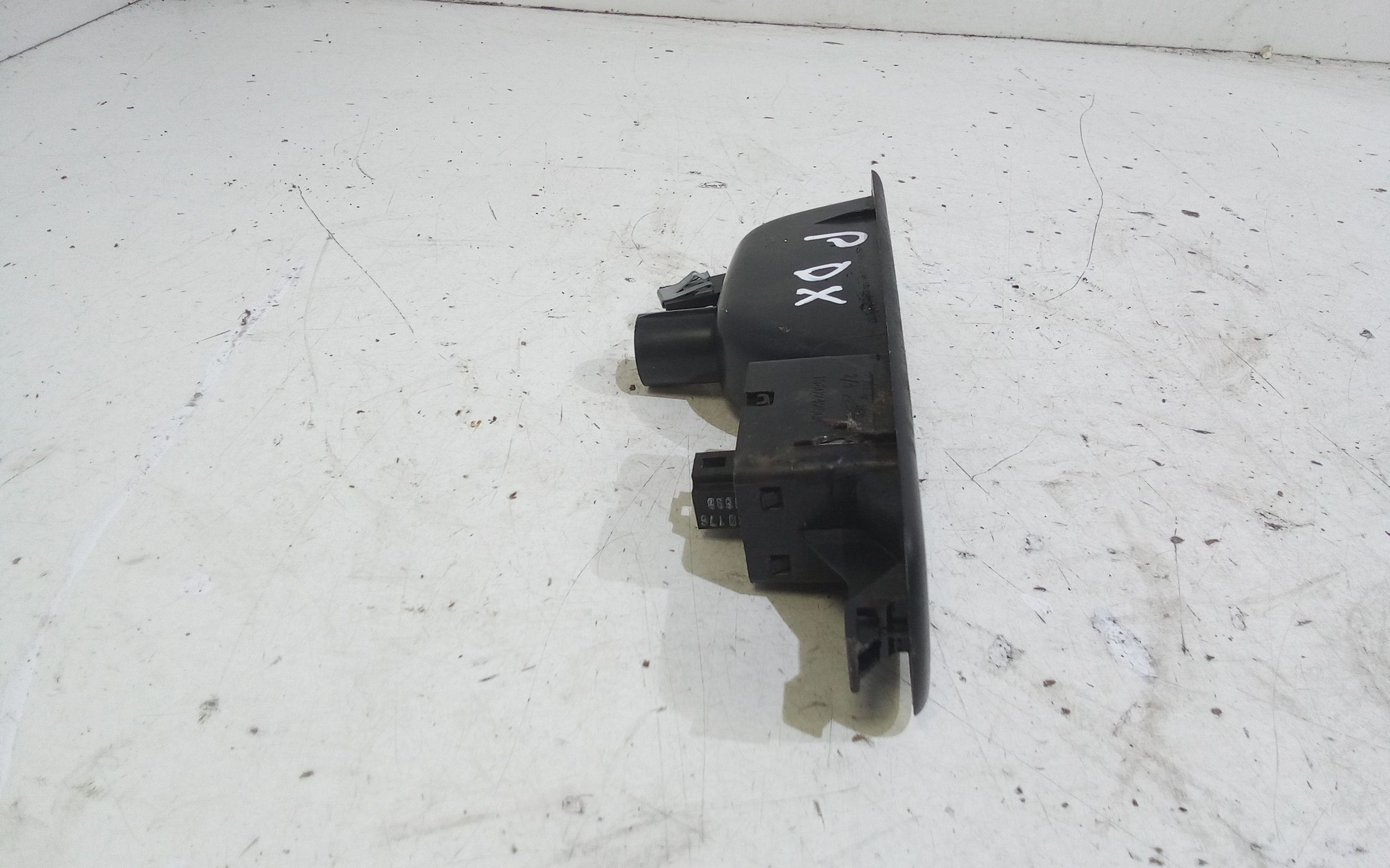 Pulsantiera Posteriore Destra RENAULT Megane III (08>16)