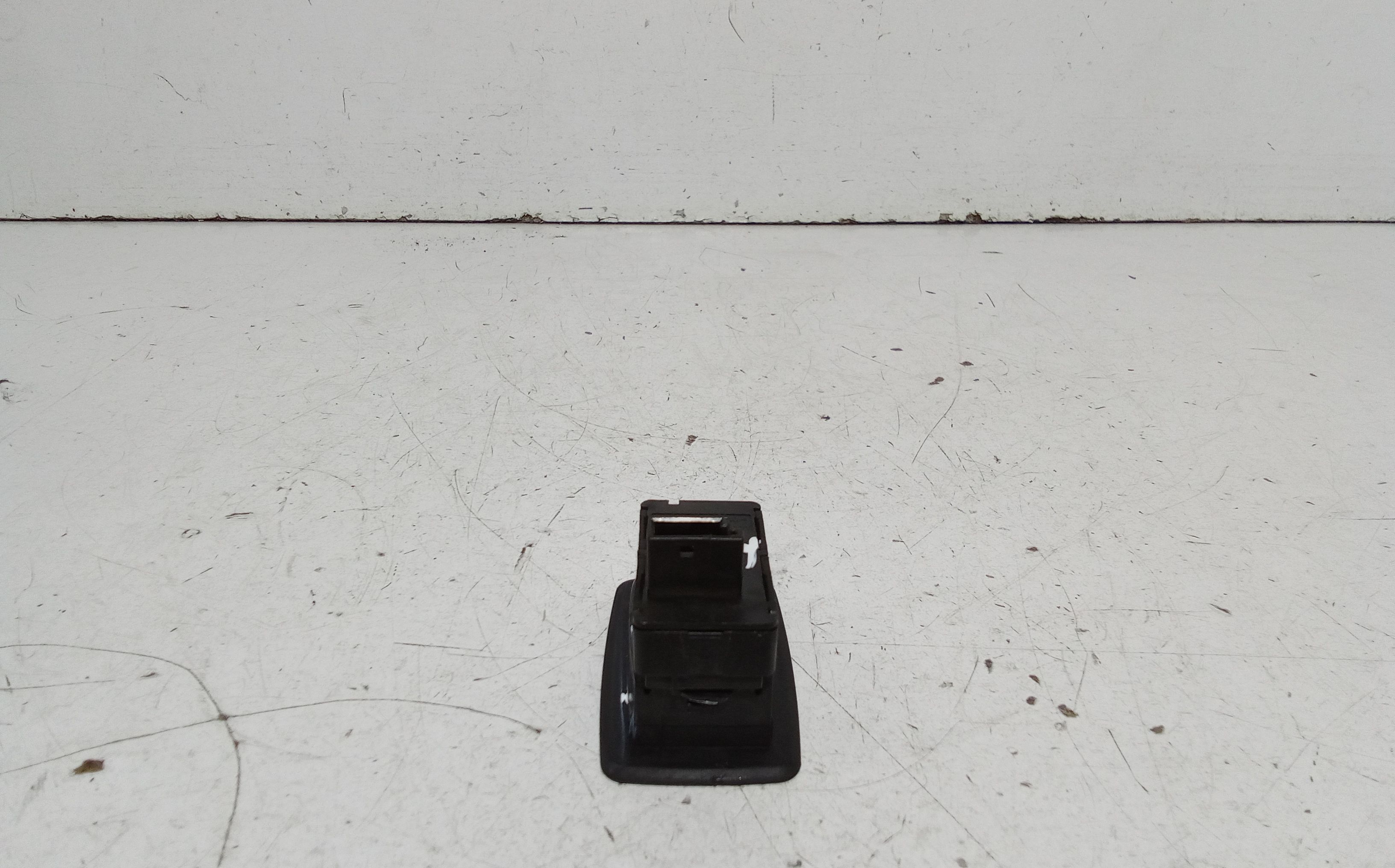 Pulsantiera Posteriore Destra BMW Serie 3 E90 Berlina