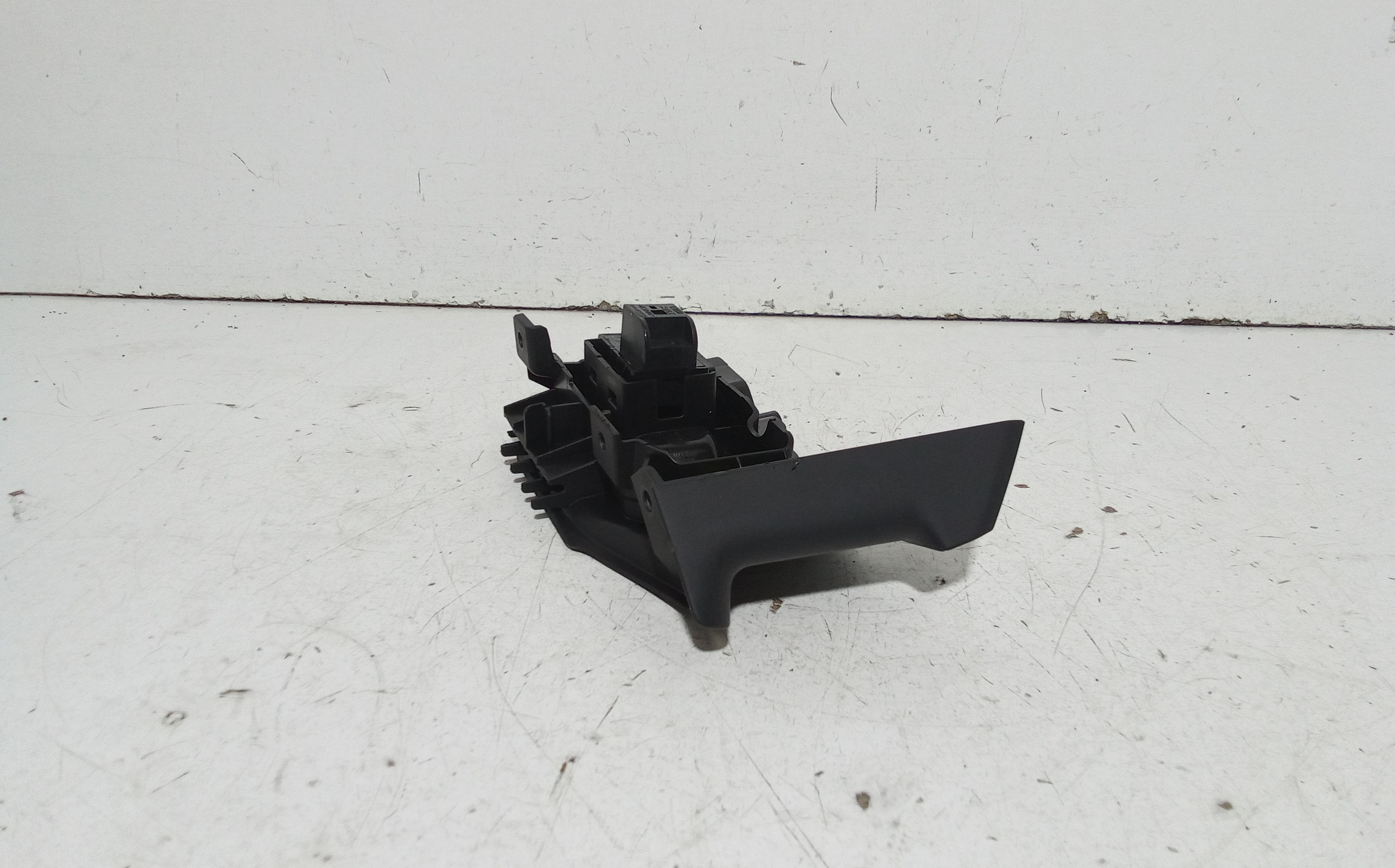 Pulsantiera Posteriore Destra AUDI Q2 Serie (GAB) (16>)