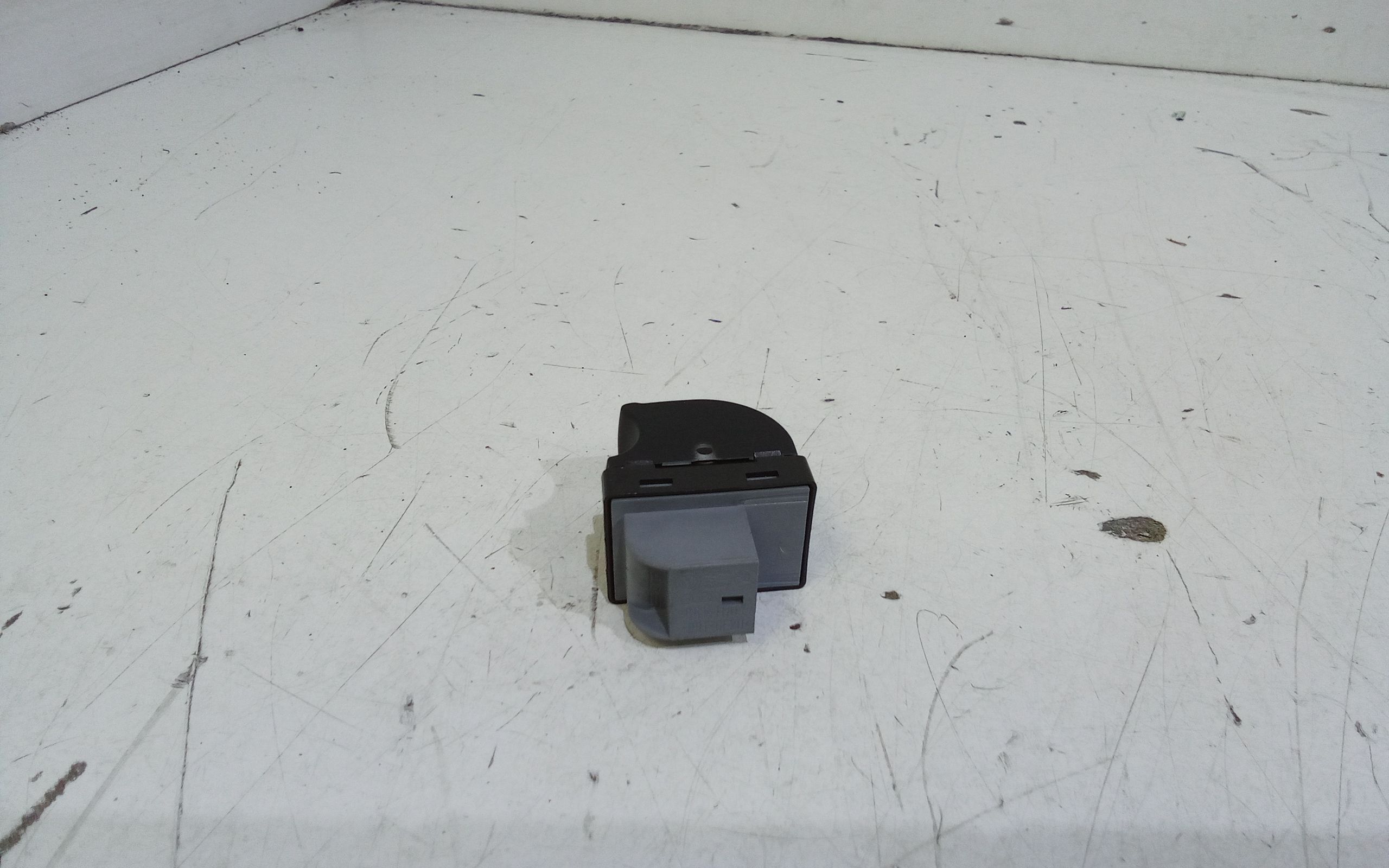 Pulsantiera Posteriore Destra AUDI A6 Avant Serie C6 (4F5) (04>12)