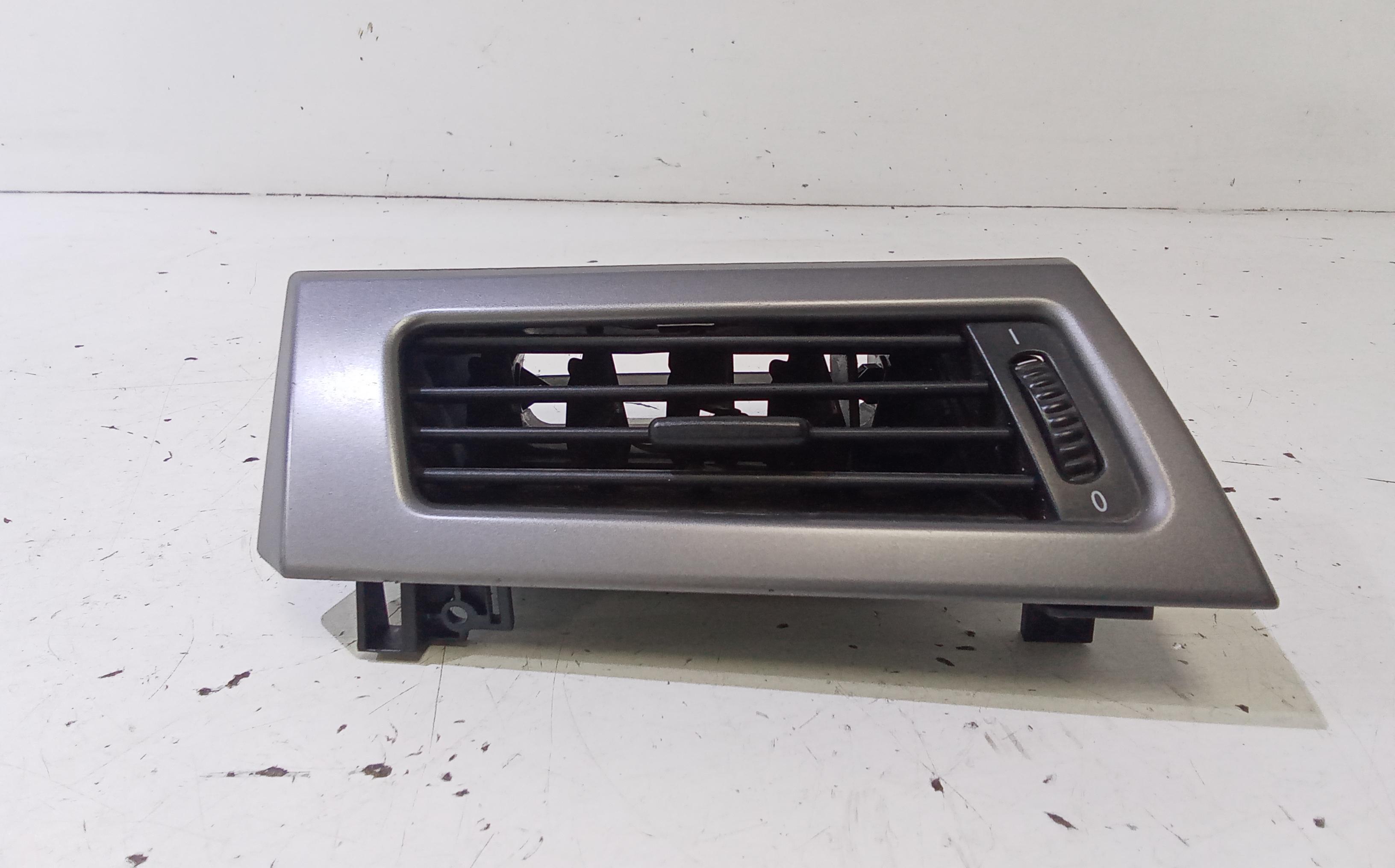 Bocchetta aria cruscotto lato guida BMW Serie 5 E60