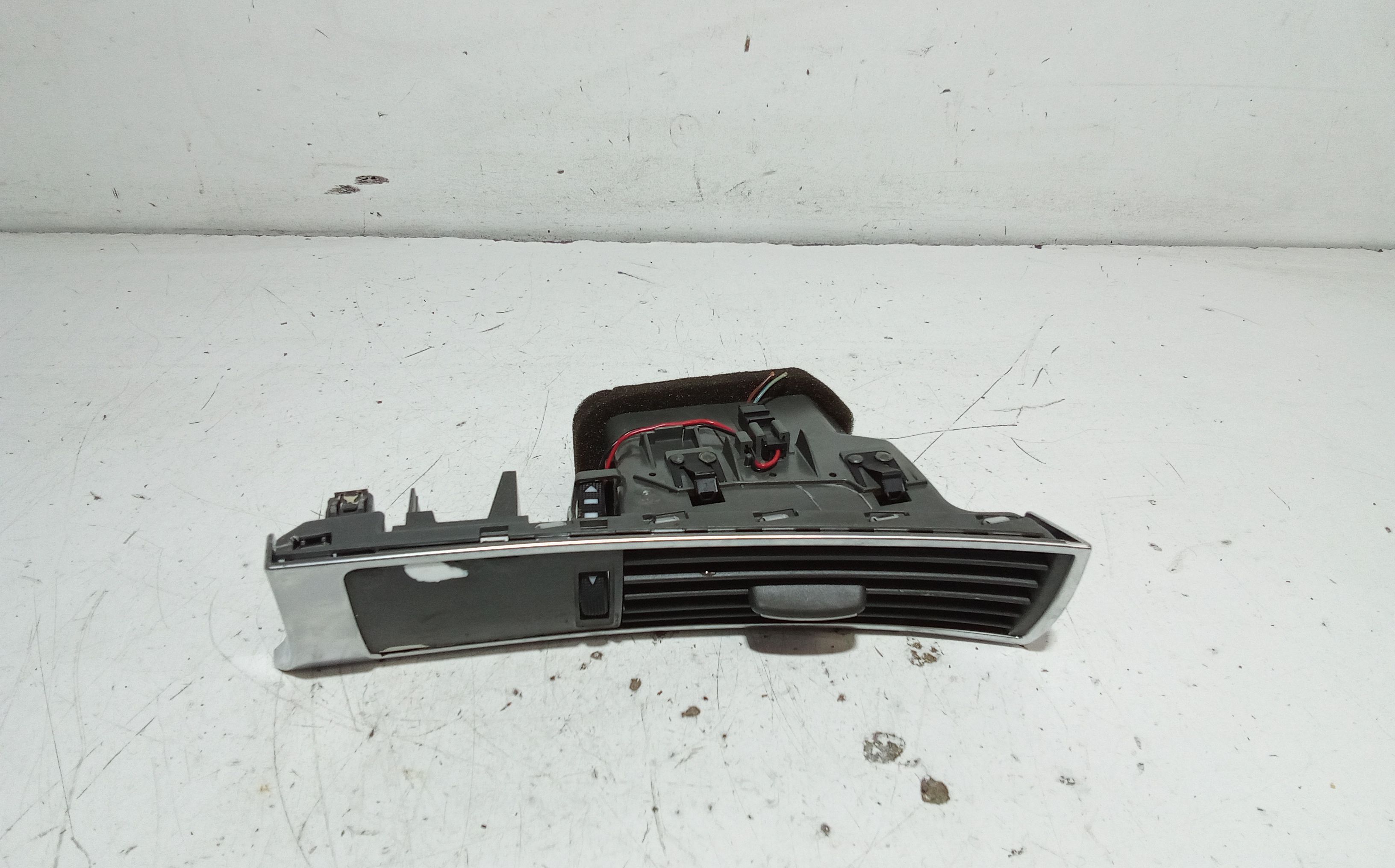 Bocchetta aria cruscotto lato guida AUDI A6 Avant Serie C6 (4F5) (04>12)