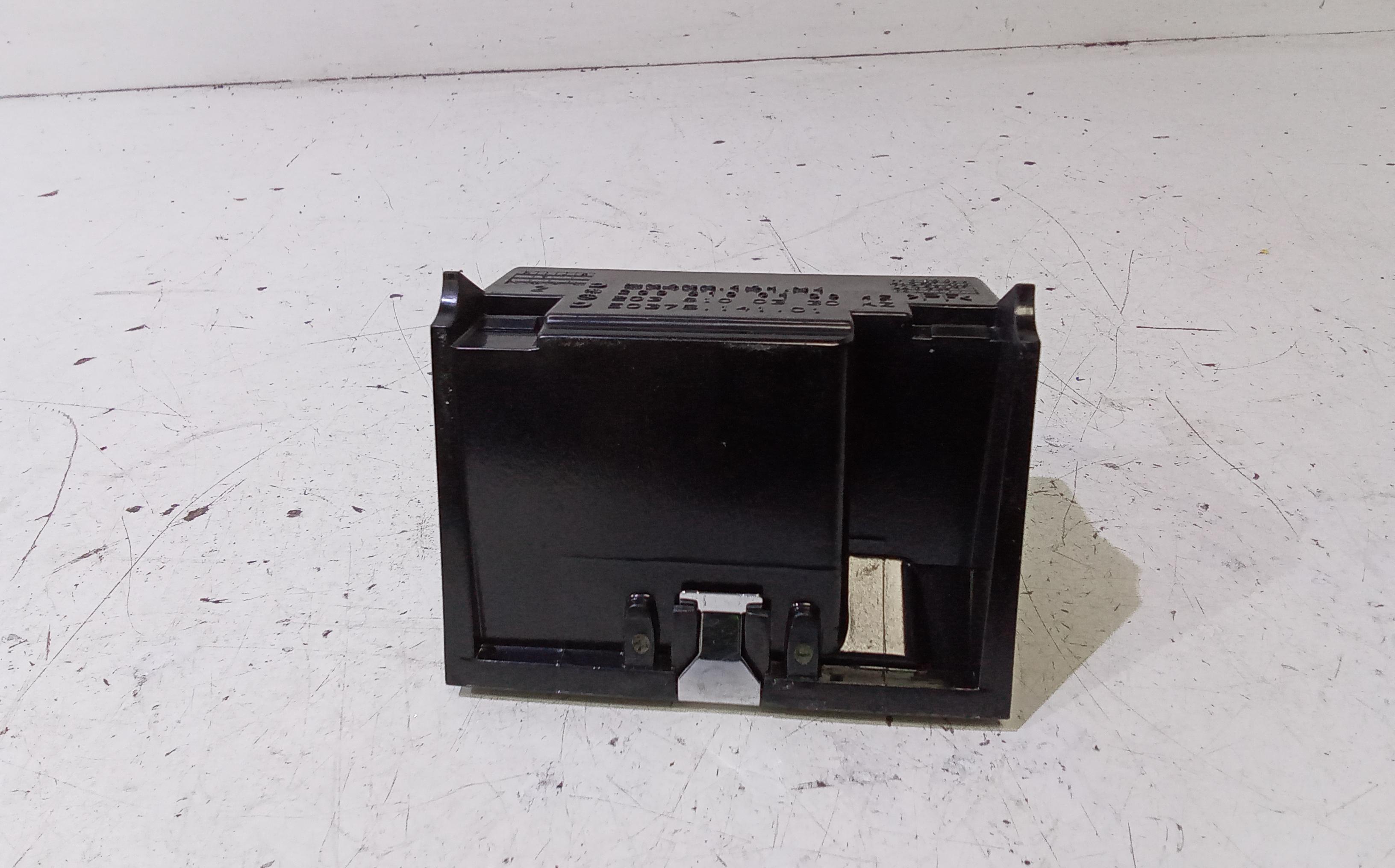 Posacenere MERCEDES Classe C Berlina W203 (00>04)