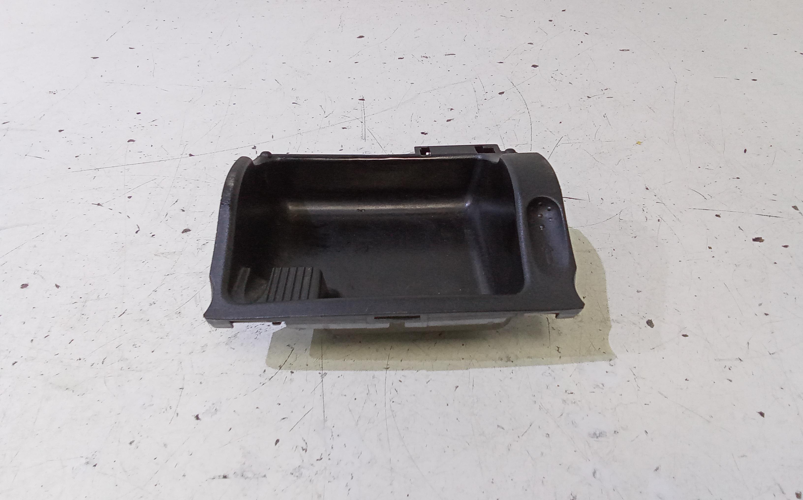 Posacenere MERCEDES Classe C Berlina W203 (00>04)