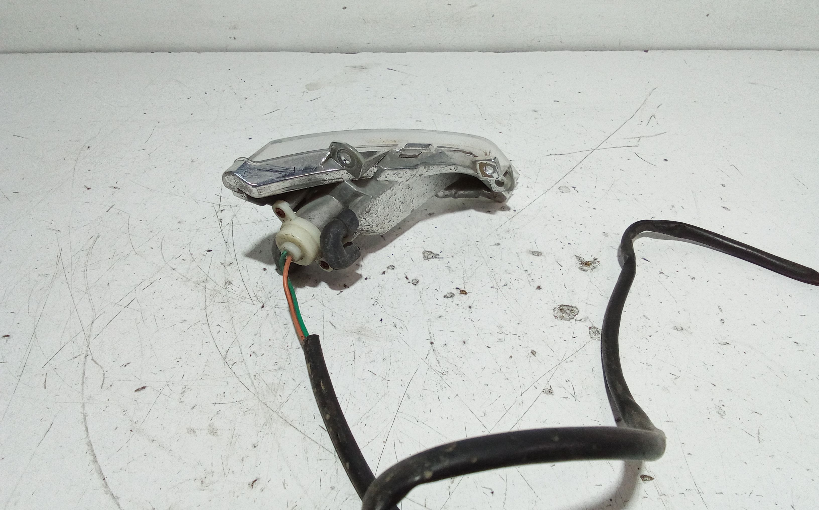 Freccia ant SX PEUGEOT Tweet 125cc