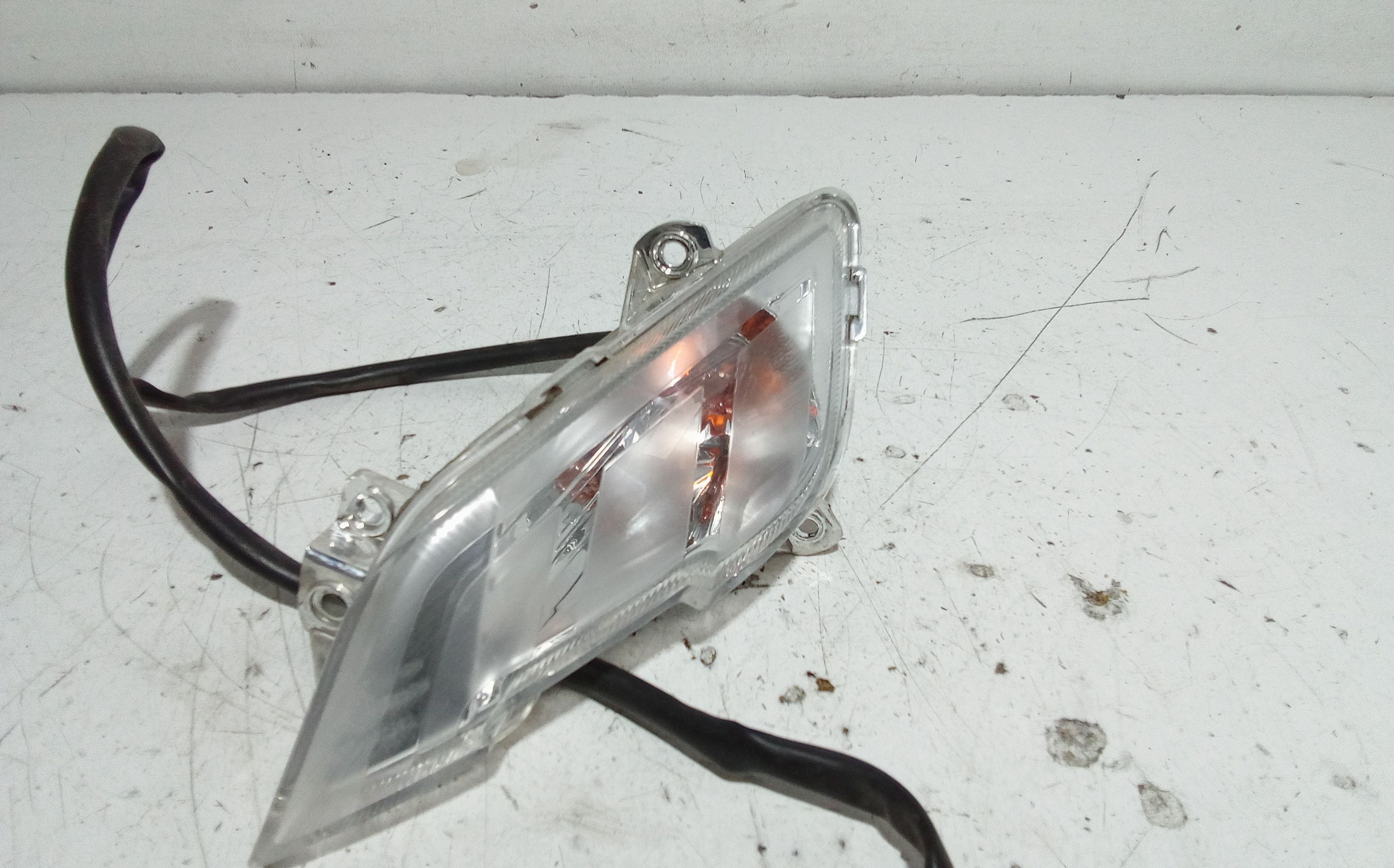 Freccia ant SX PEUGEOT Tweet 125cc