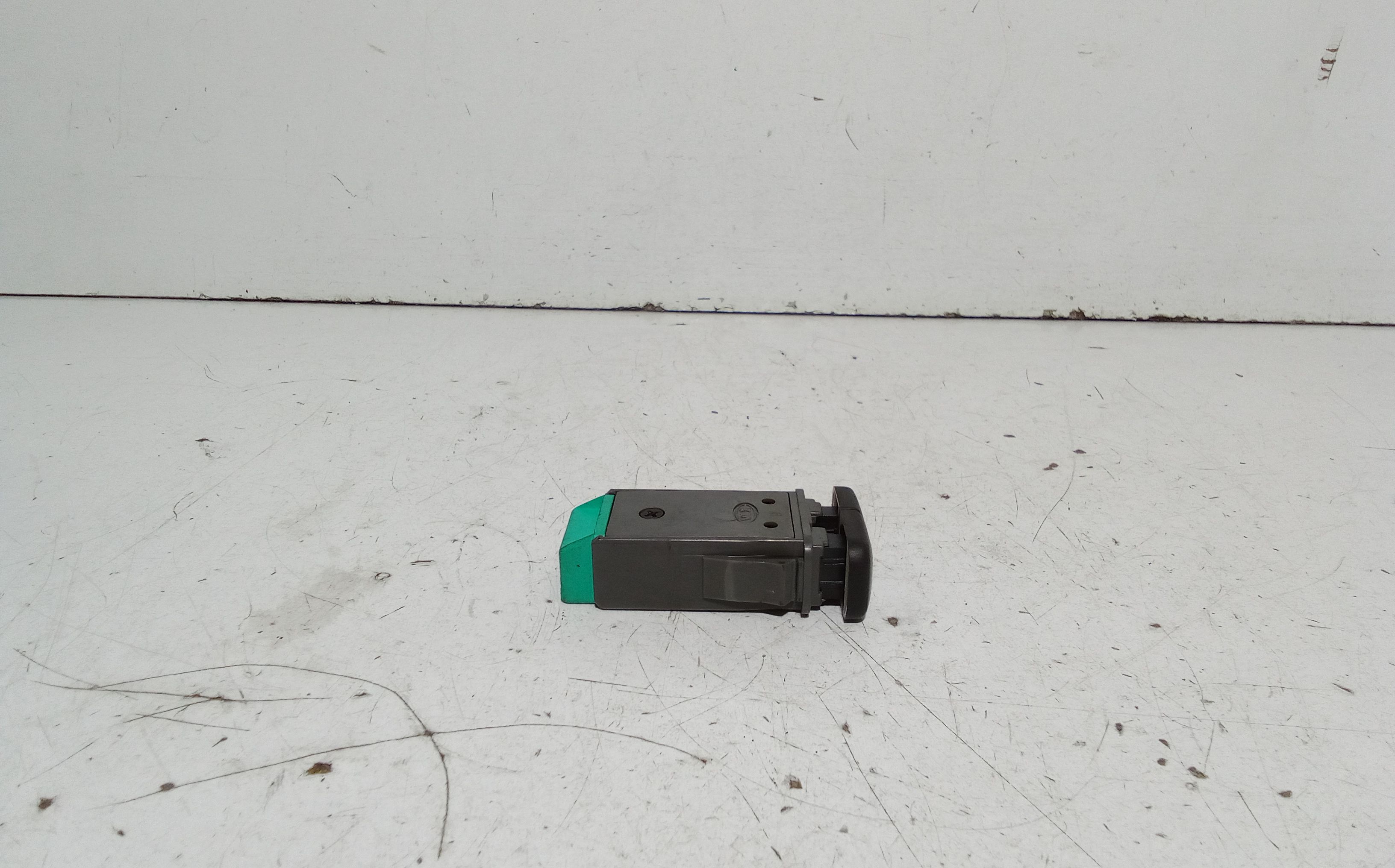 Pulsante Tergilunotto posteriore KIA Sportage Serie (98>04)