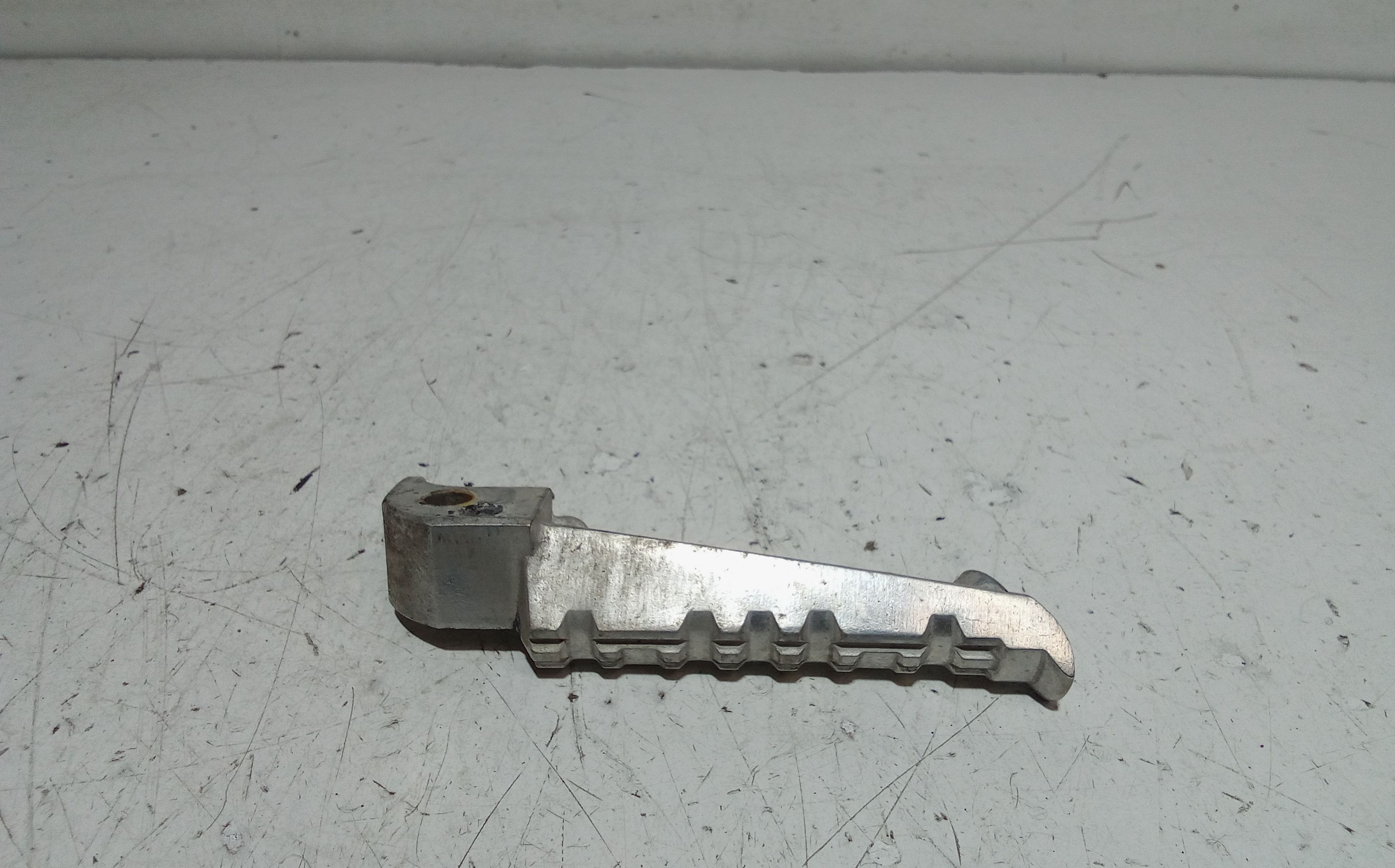 Pedalino Sx Yamaha MT-09 847cc  (14>16)