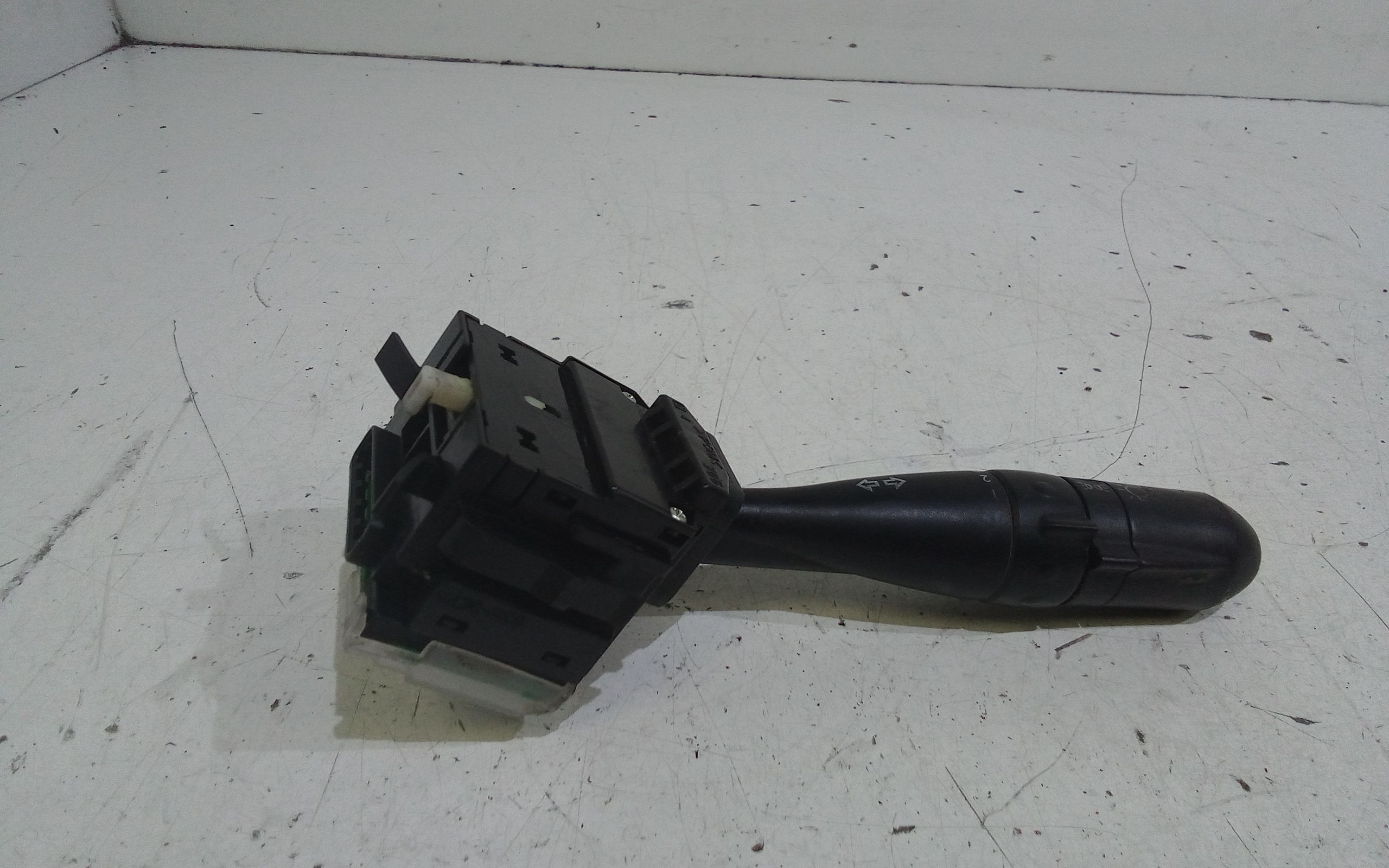 Devioluci sinistro MITSUBISHI Colt Serie 3P (Z30)  (04>12)