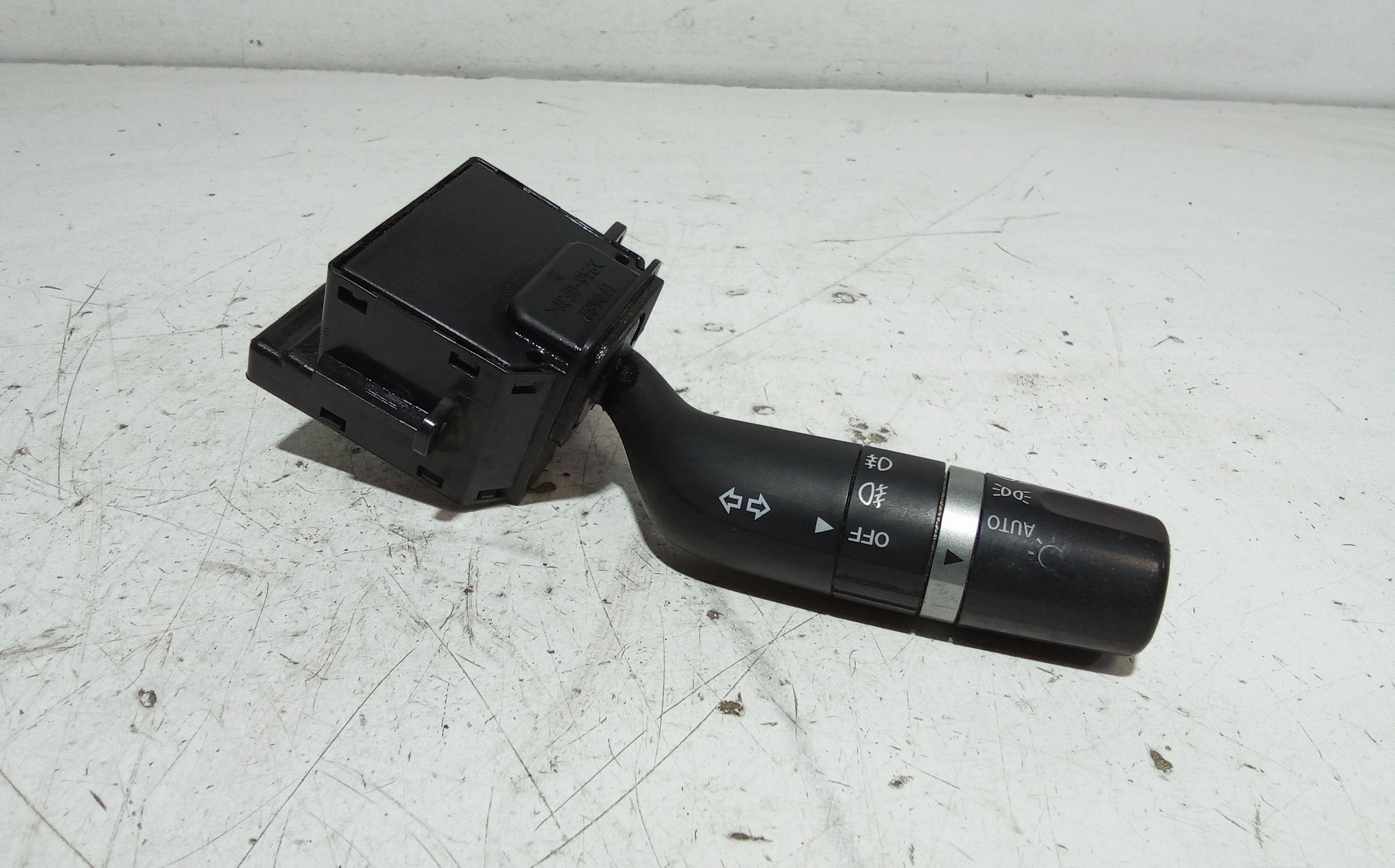 Devioluci sinistro MAZDA 3 Berlina Serie (09>13)