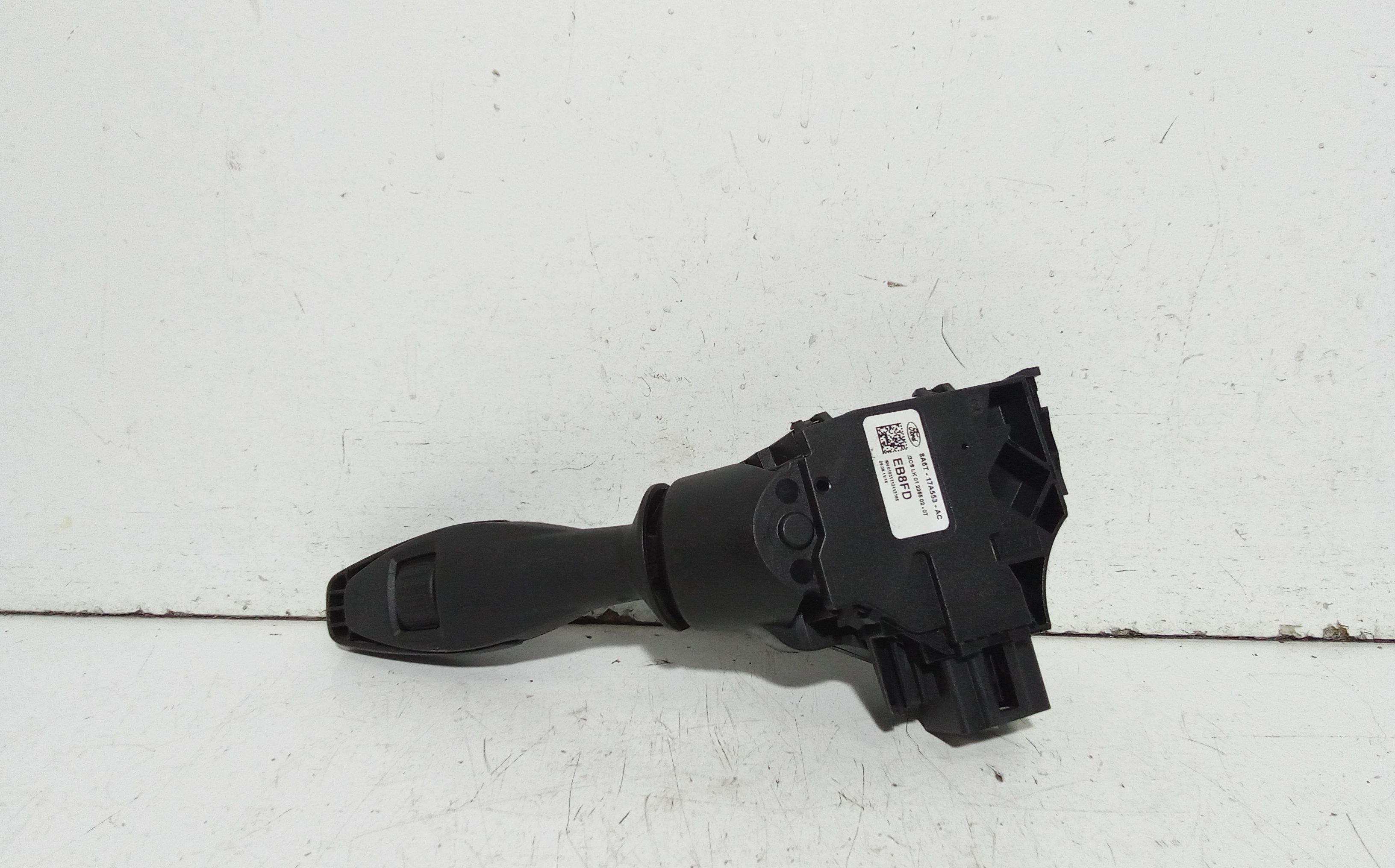 Devioluci destro FORD Fiesta 6 Serie