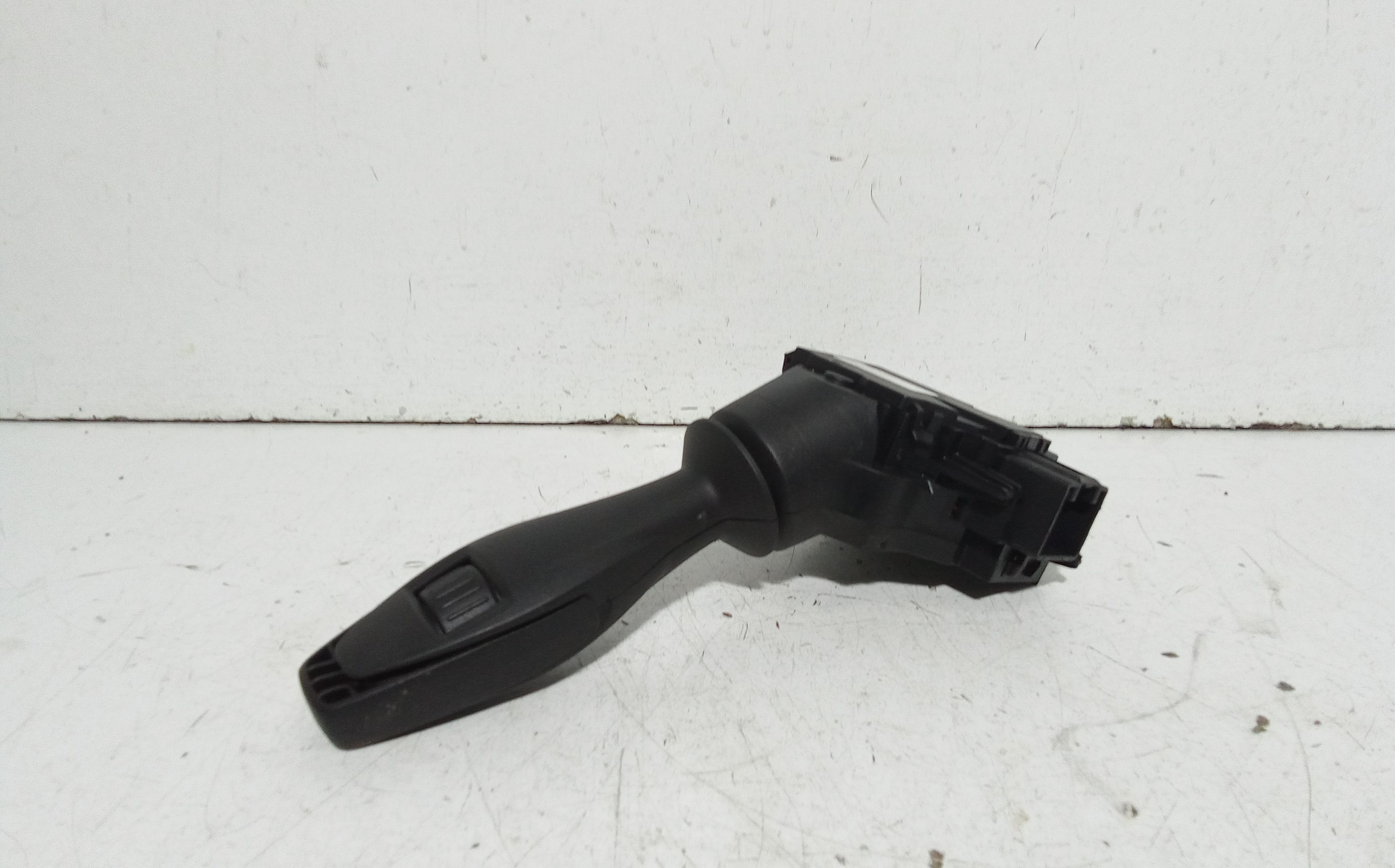 Devioluci destro FORD Fiesta 6 Serie