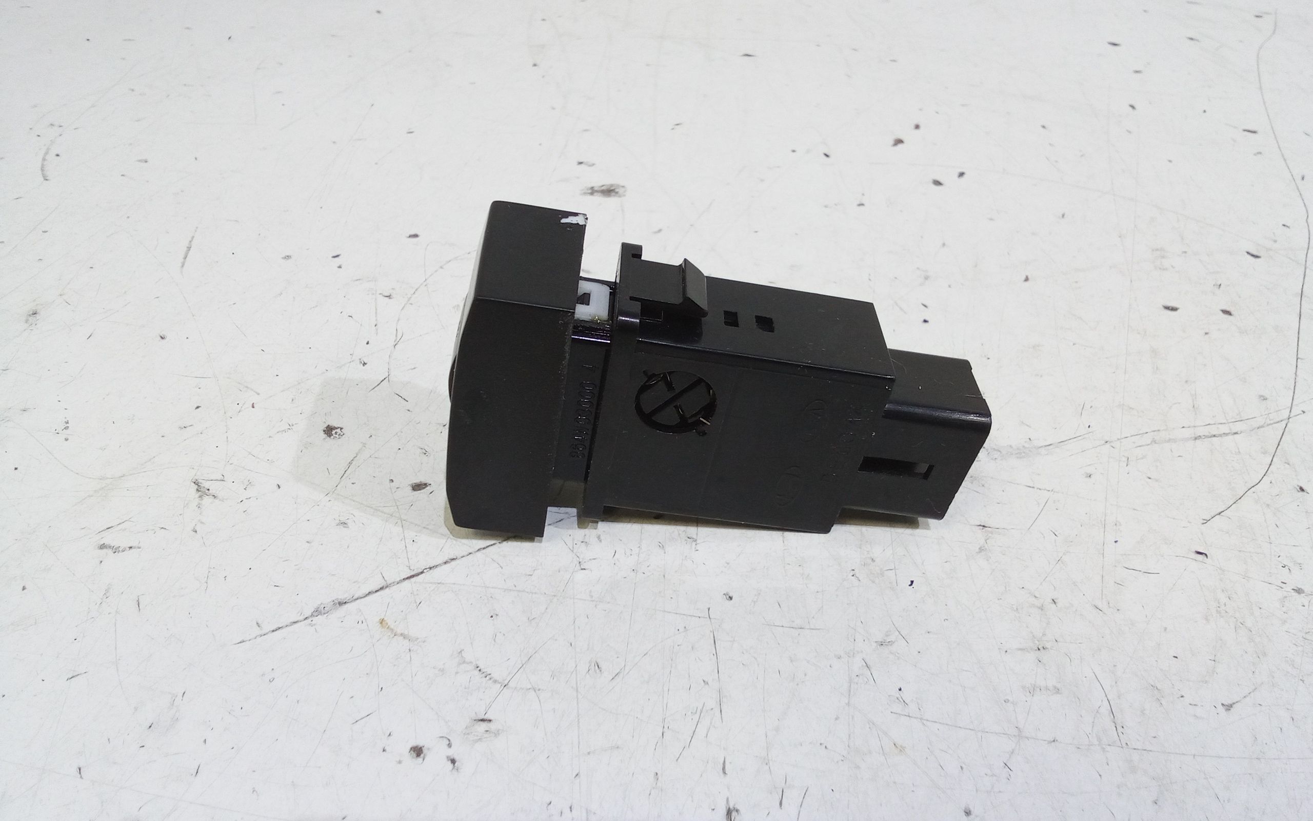 Pulsante interruttore sbrina lunotto post. KIA Sorento 1 Serie