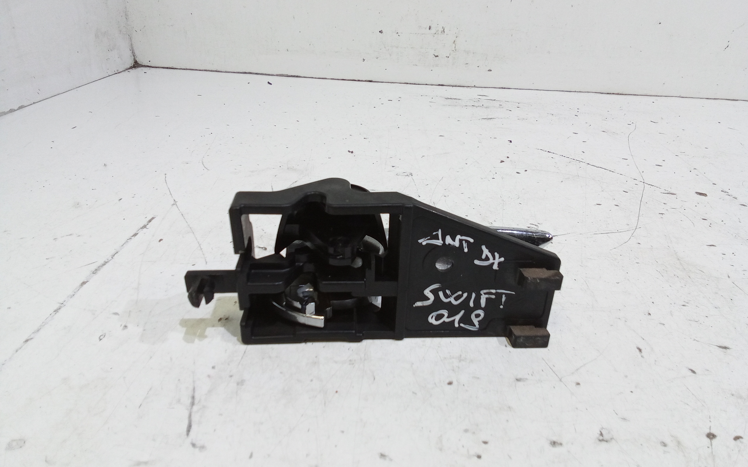 Maniglia interna Anteriore Destra per Suzuki Swift 6a Serie (2017 - )