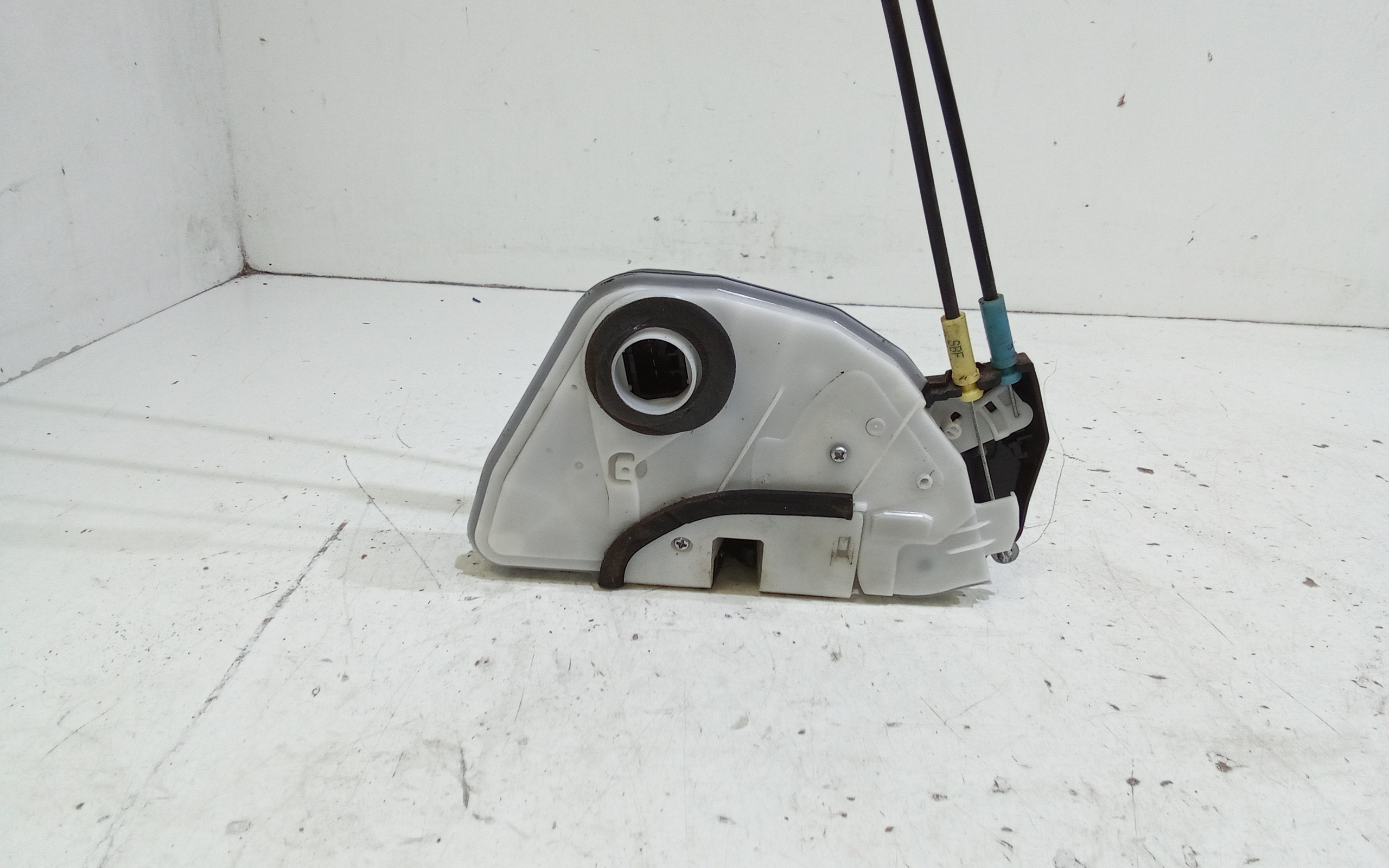 Serratura Anteriore Sinistra per Suzuki Swift 6a Serie (2017 - )