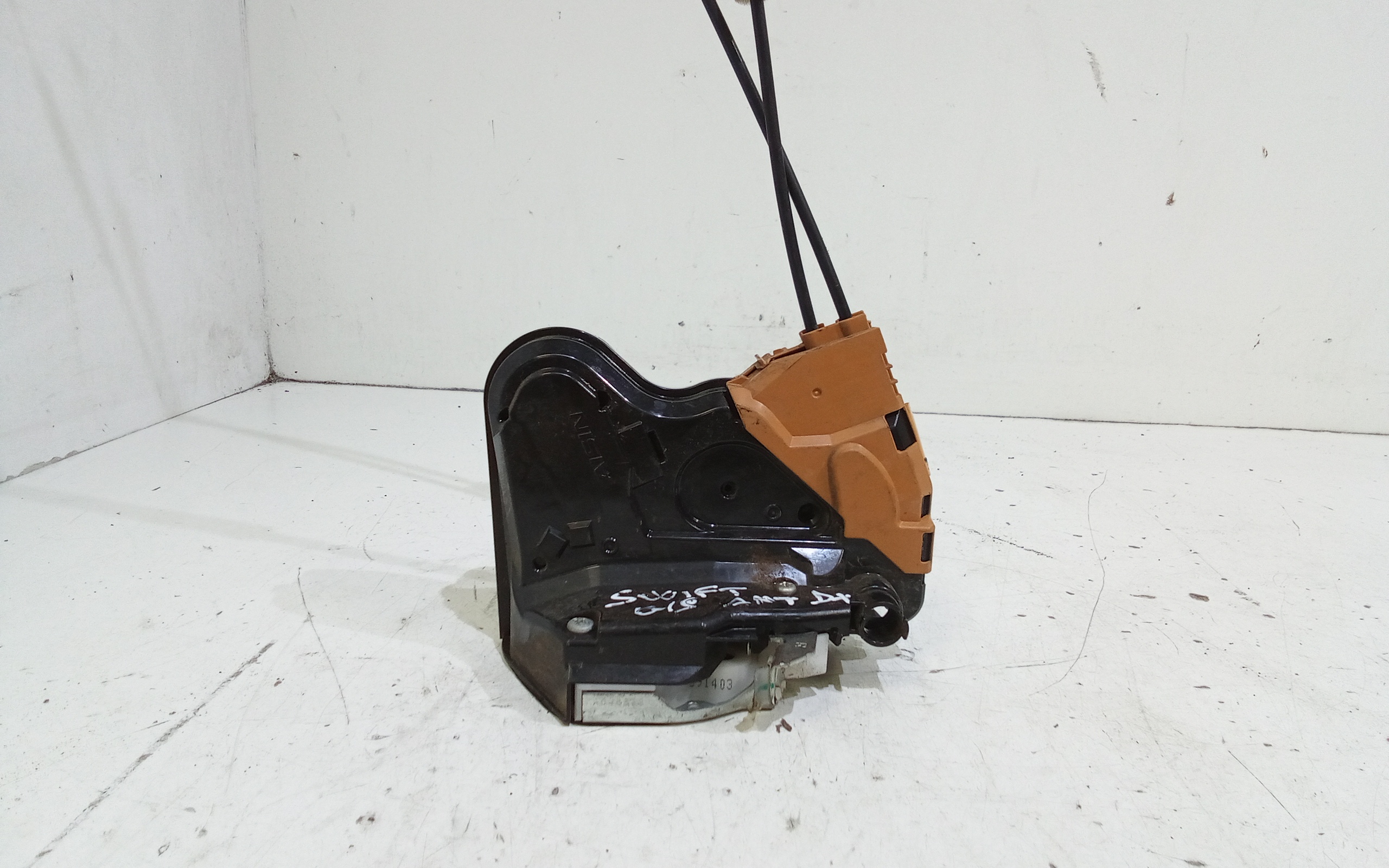 Serratura Anteriore Destra per Suzuki Swift 6a Serie (2017 - )