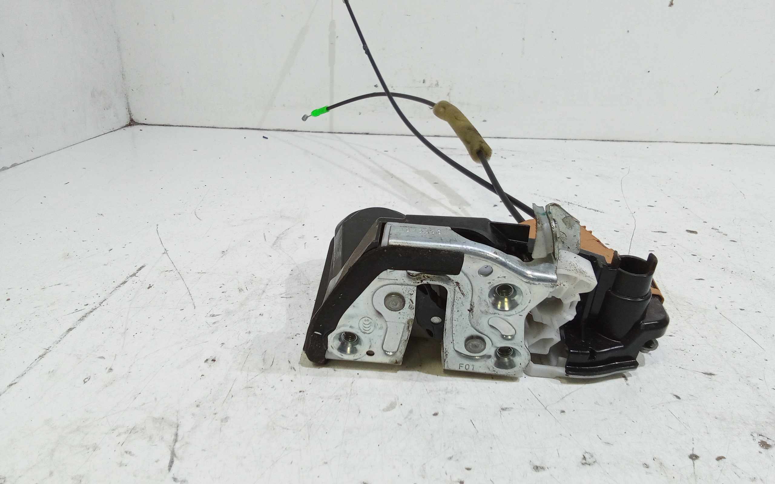 Serratura Anteriore Destra per Suzuki Swift 6a Serie (2017 - )