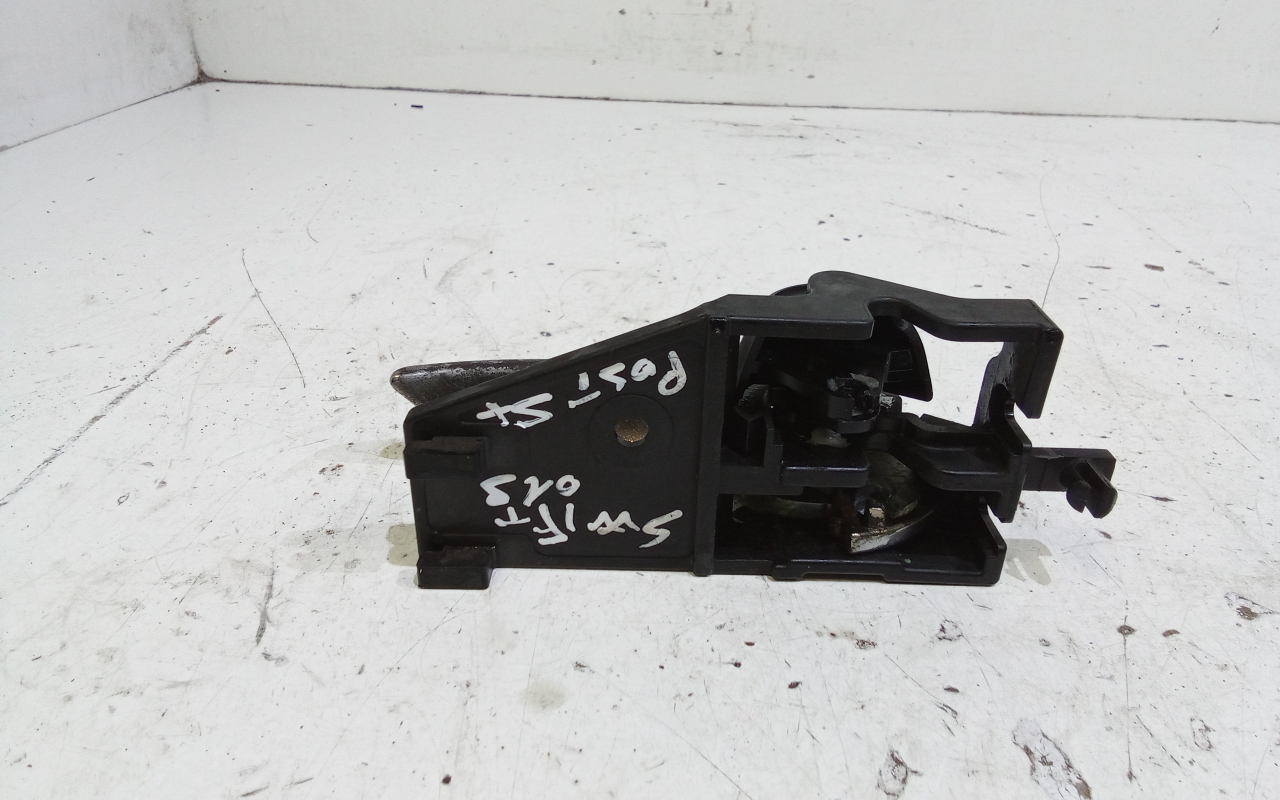 Maniglia interna Posteriore Sinistra per Suzuki Swift 6a Serie (2017 - )