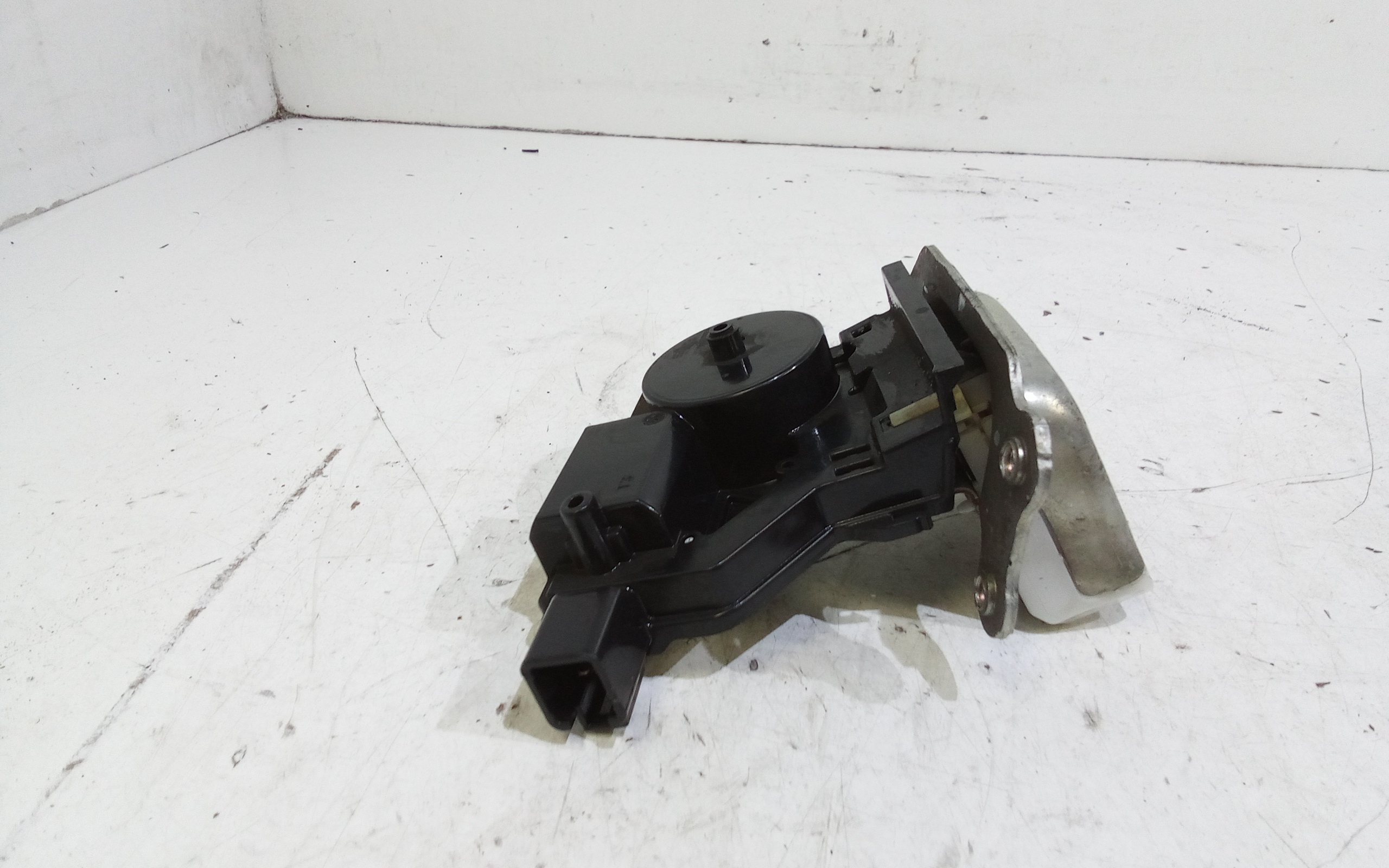 Serratura Cofano Posteriore per Suzuki Swift 6a Serie (2017 - )