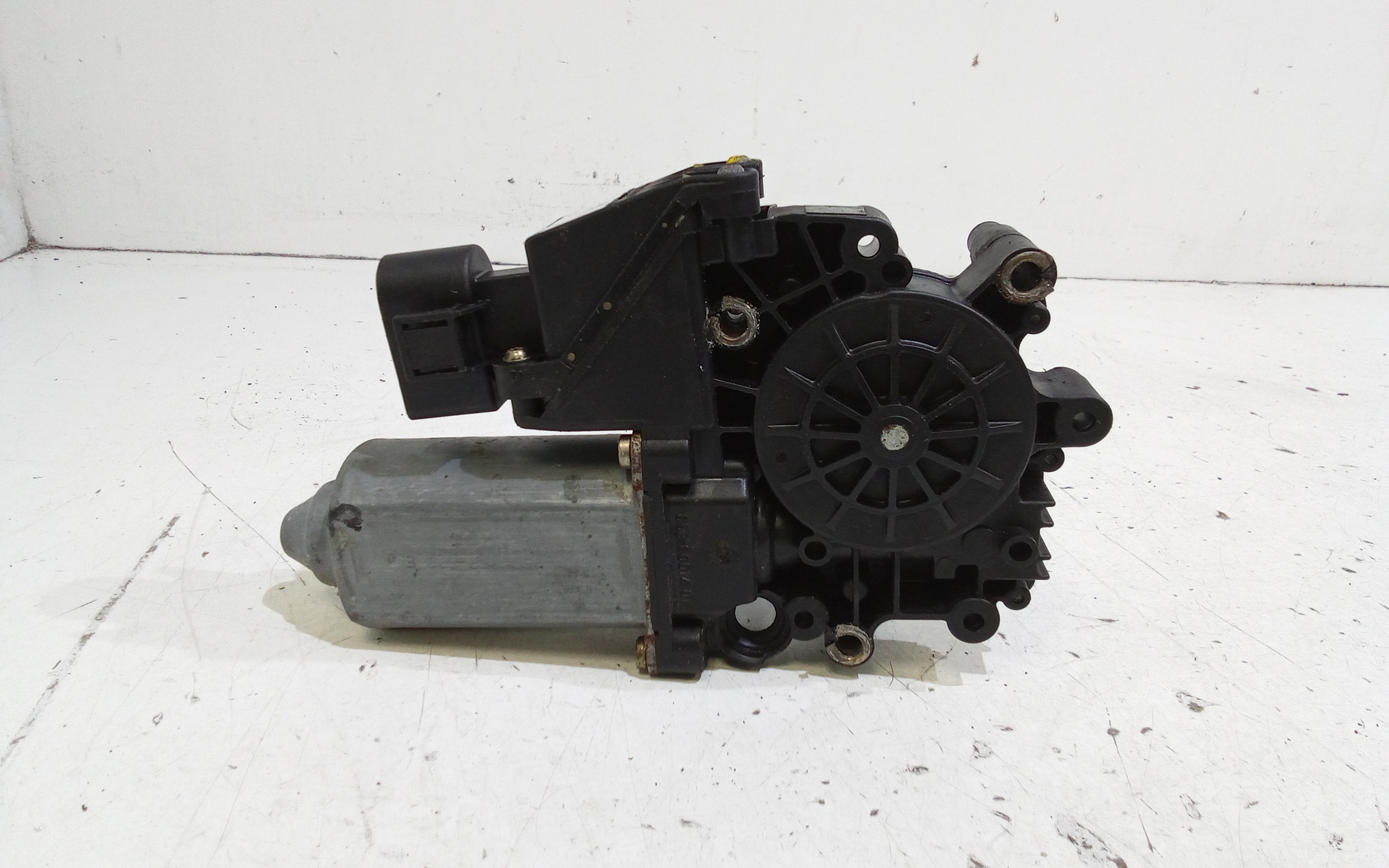 Motorino Alzavetro anteriore destra per Audi A6 Berlina Serie C5 (4b2) (97>04) (1997 - 2004)