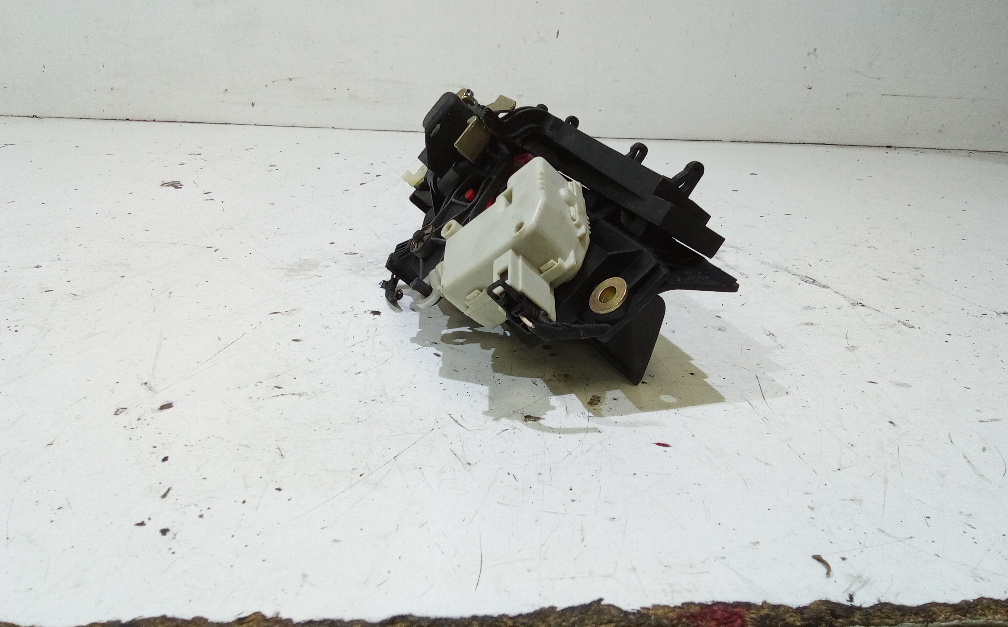 Serratura Cofano Posteriore per Audi A6 Avant Serie C5 (4b5) (97>04) (1997 - 2004)