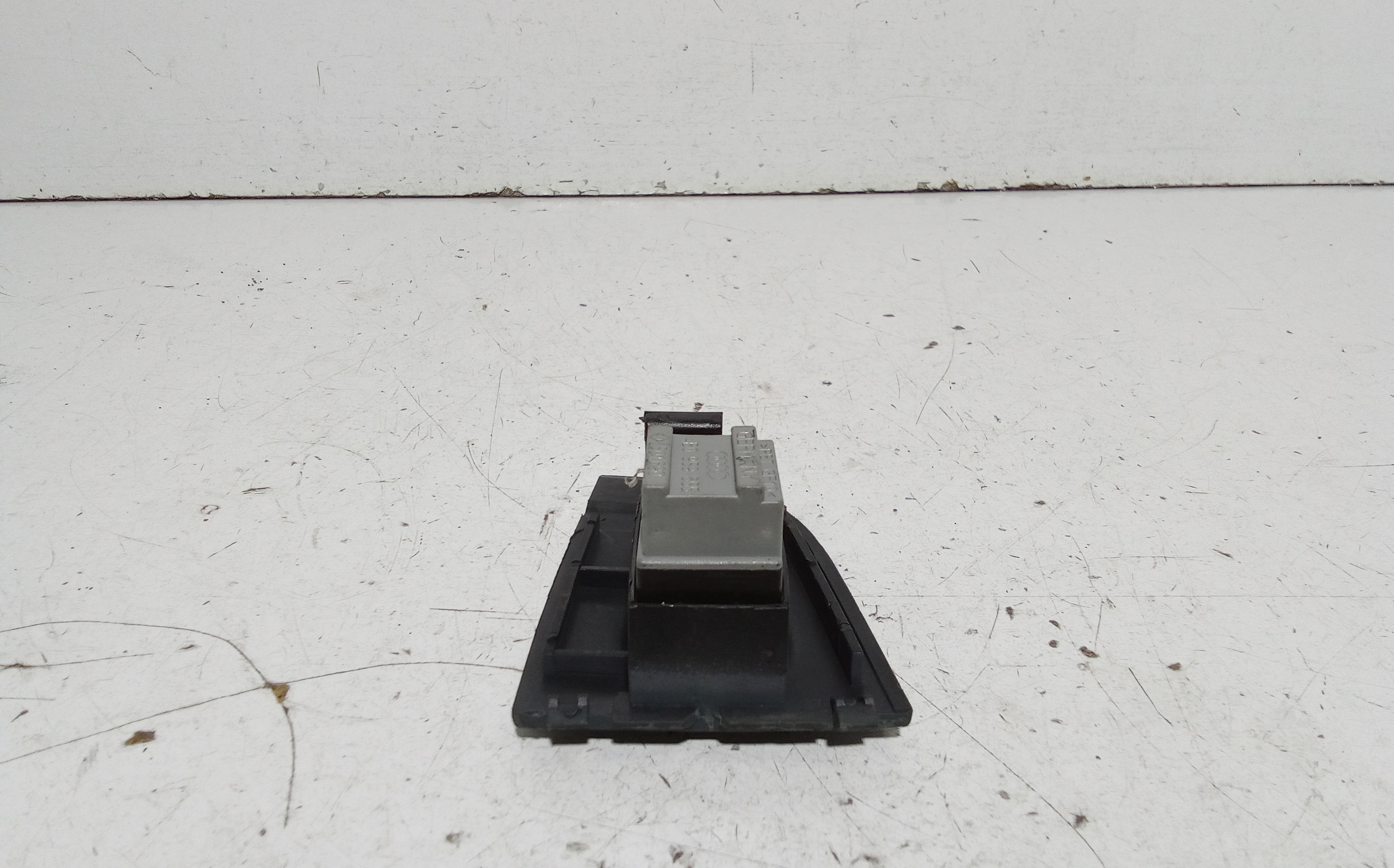 Pulsantiera Posteriore Destra per Audi A6 Berlina Serie C5 (4b2) (97>04) (1997 - 2004)