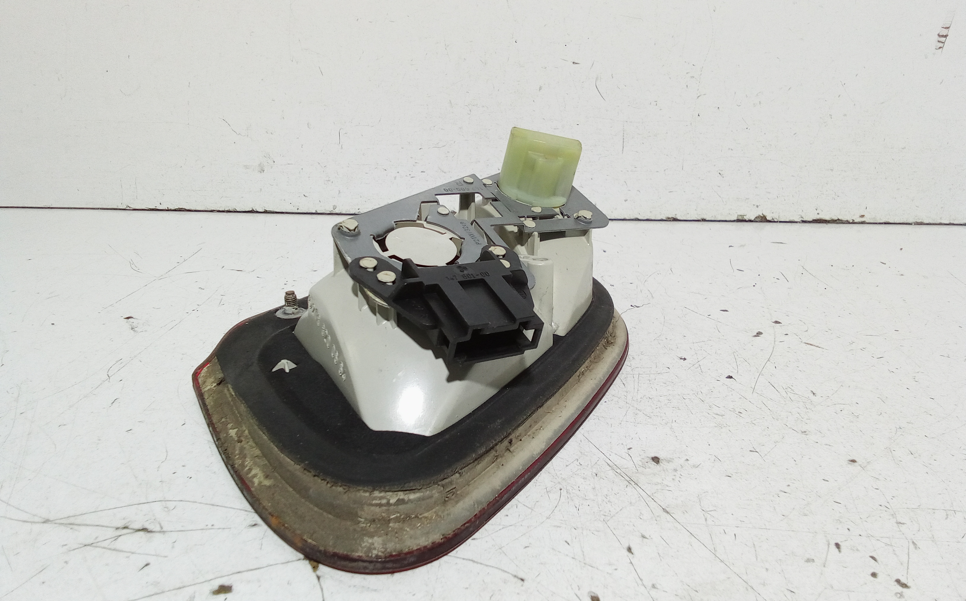 Stop Posteriore Destro Integrato nel Portello per Mercedes Clk Coup W208 (1997 - 2002)