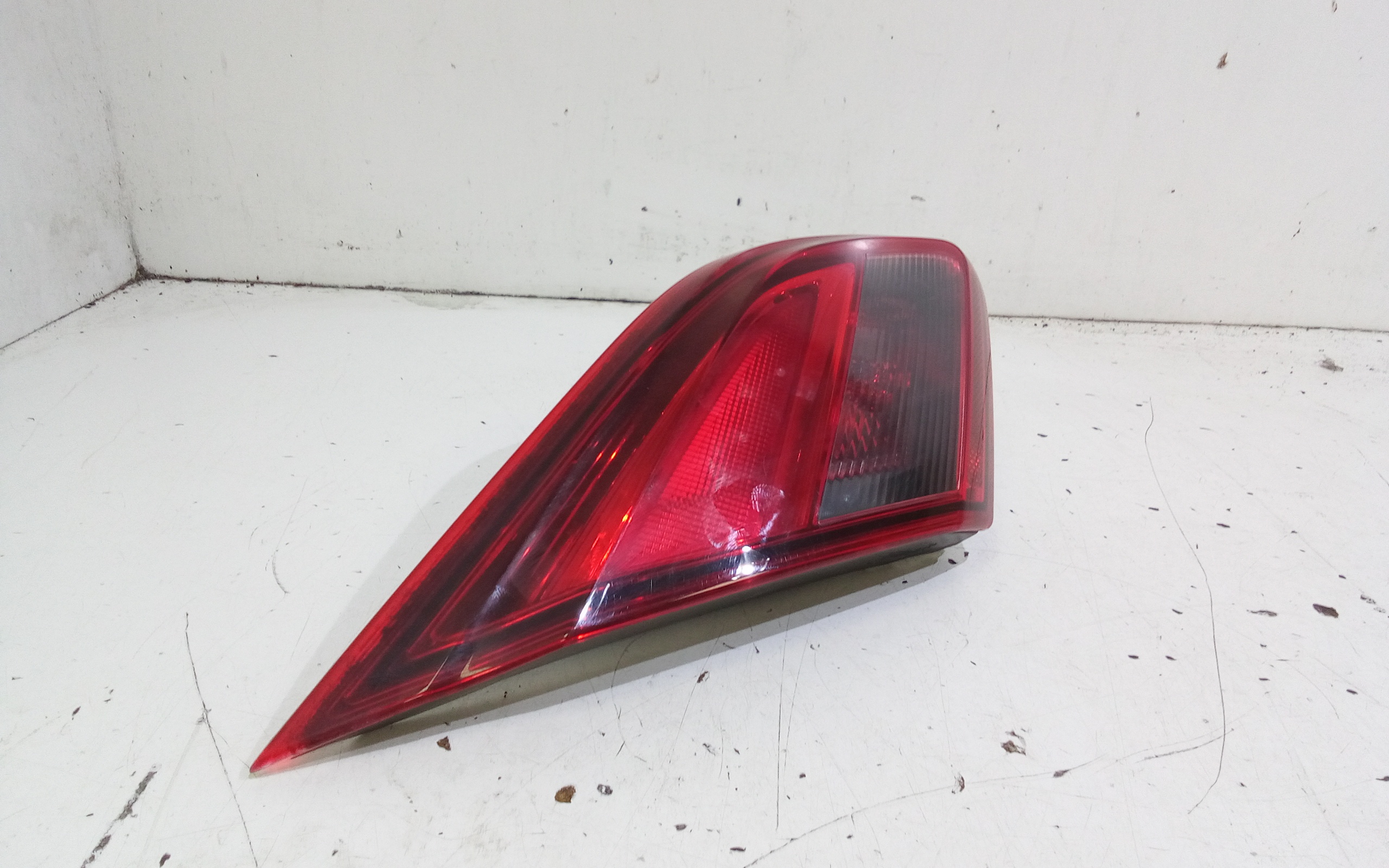 Stop Posteriore Sinistro Integrato nel Portello per Opel Corsa E 3 Serie (2015 - In produzione)