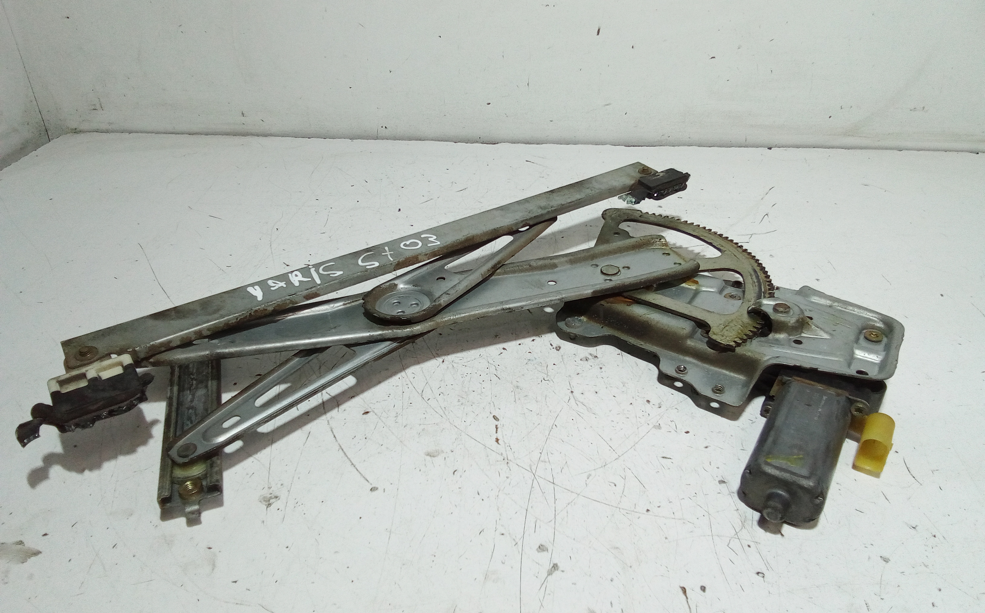 Cremagliera anteriore sinistra Guida per Toyota Yaris 2 Serie