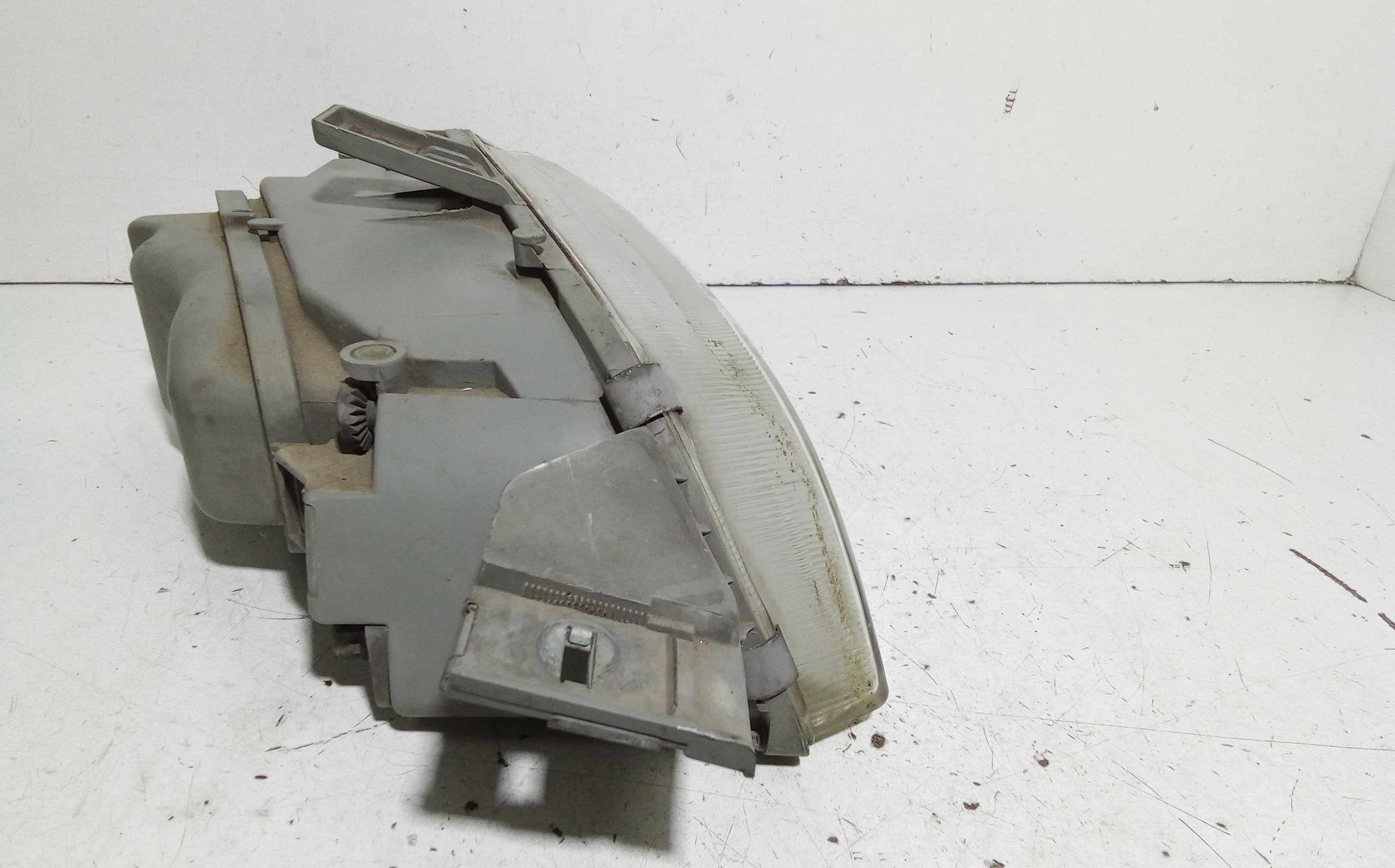 Faro anteriore Sinistro Guida per Fiat Punto Berlina 3p (1993 - 1999)