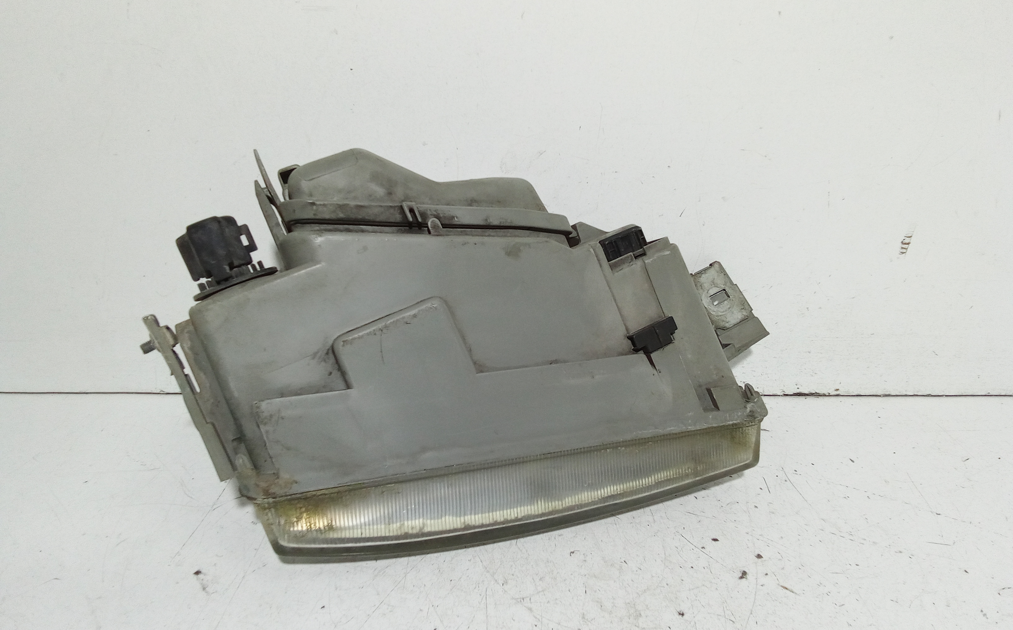 Faro anteriore Sinistro Guida per Fiat Punto Berlina 3p (1993 - 1999)