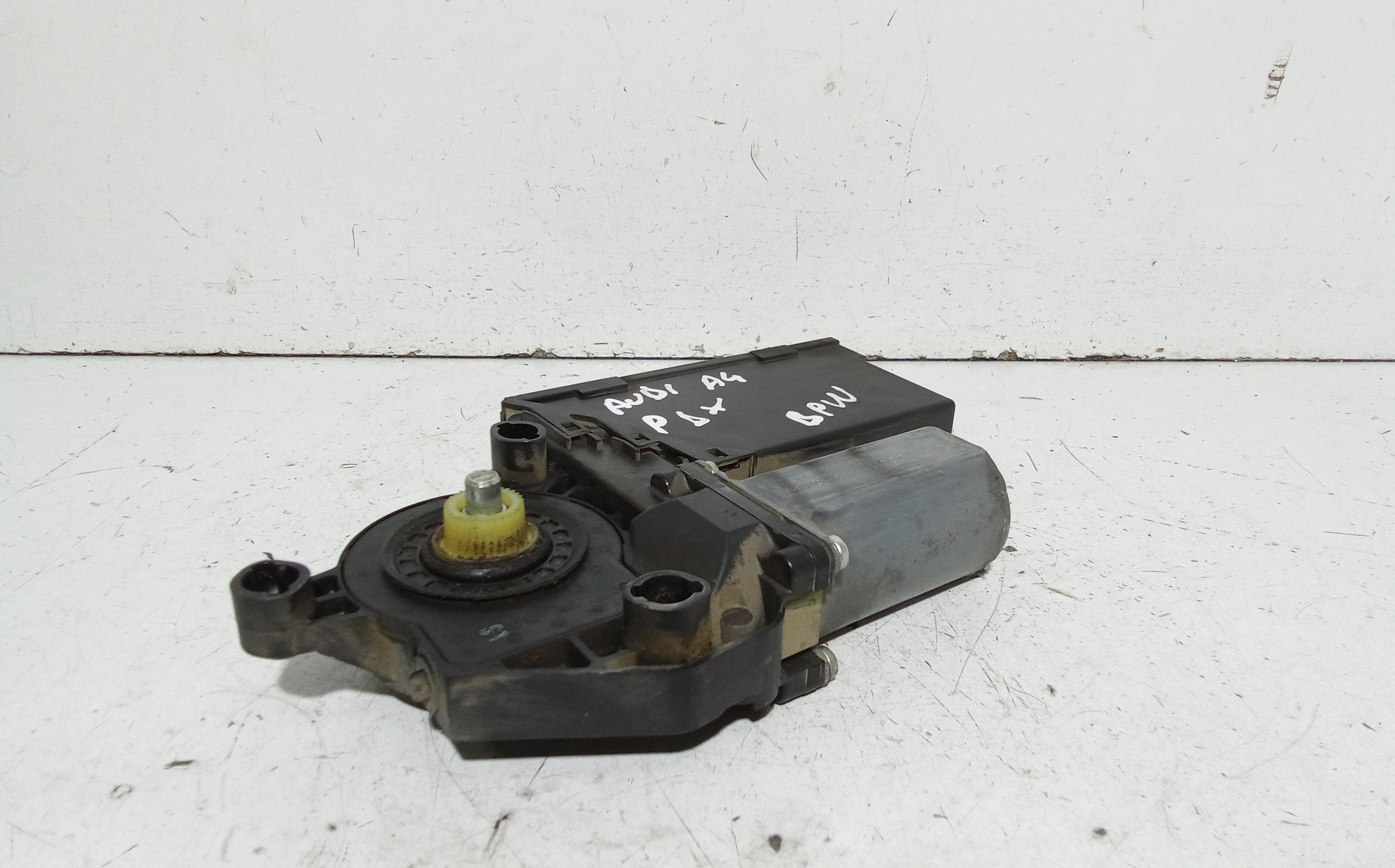 Motorino Alzavetro anteriore destra per Audi A4 Avant (8ed) (04>08) (2004 - 2008)