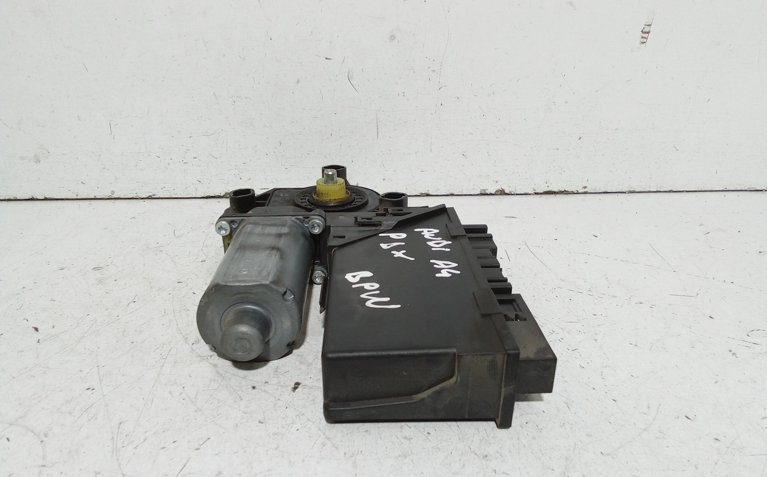 Motorino Alzavetro anteriore destra per Audi A4 Avant (8ed) (04>08) (2004 - 2008)