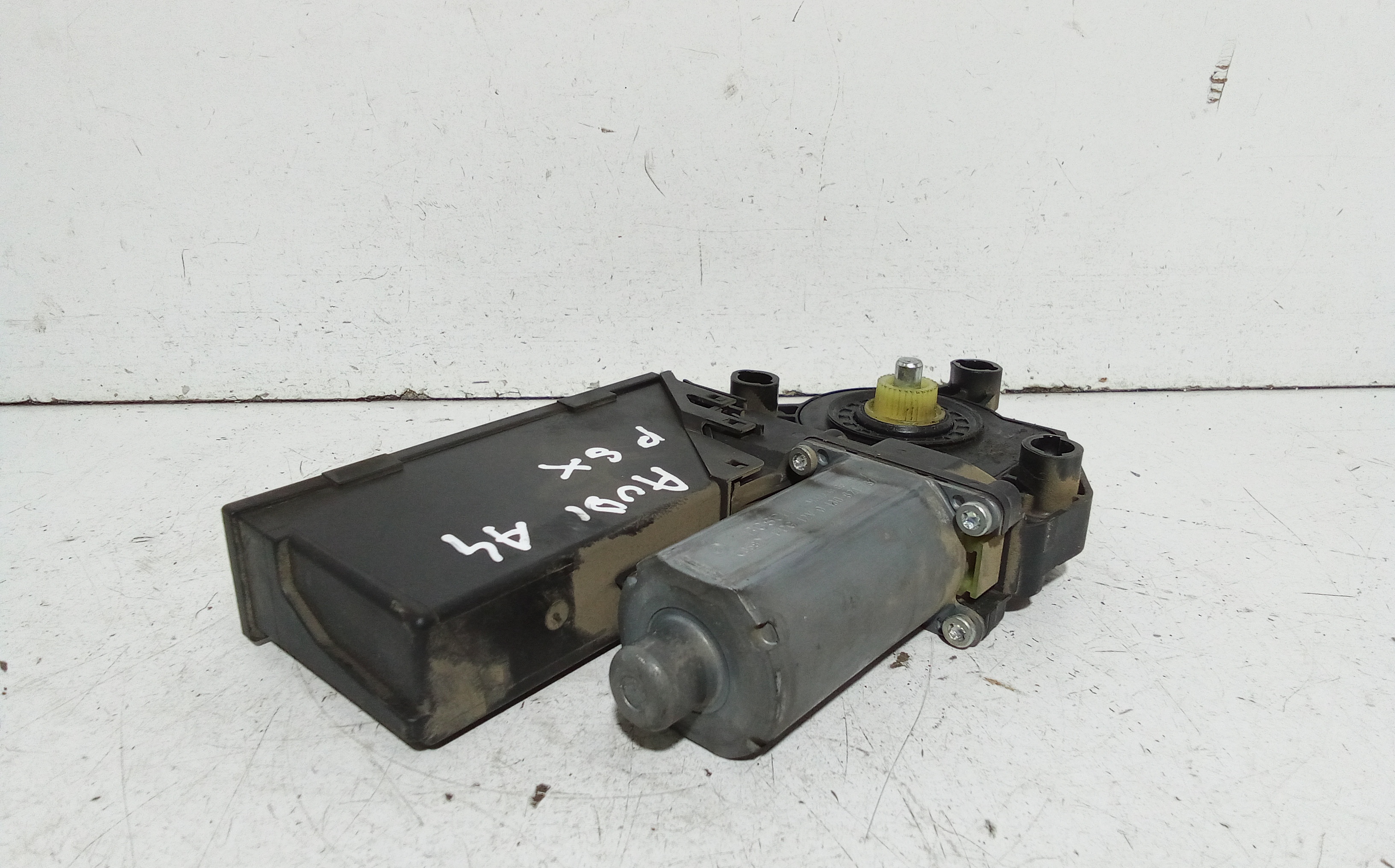 Motorino Alzavetro posteriore Sinistro per Audi A4 Avant (8ed) (04>08) (2004 - 2008)