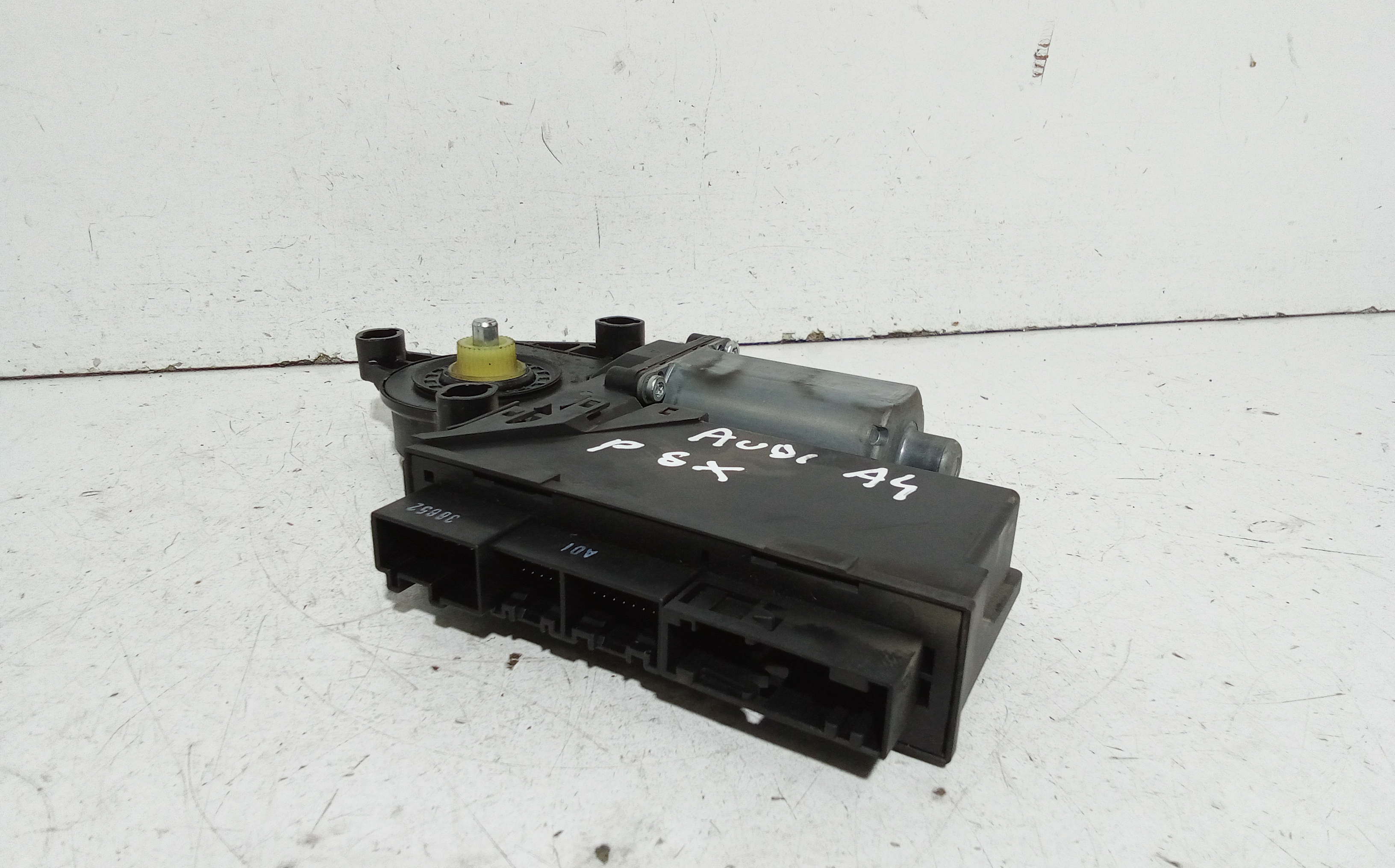 Motorino Alzavetro posteriore Sinistro per Audi A4 Avant (8ed) (04>08) (2004 - 2008)