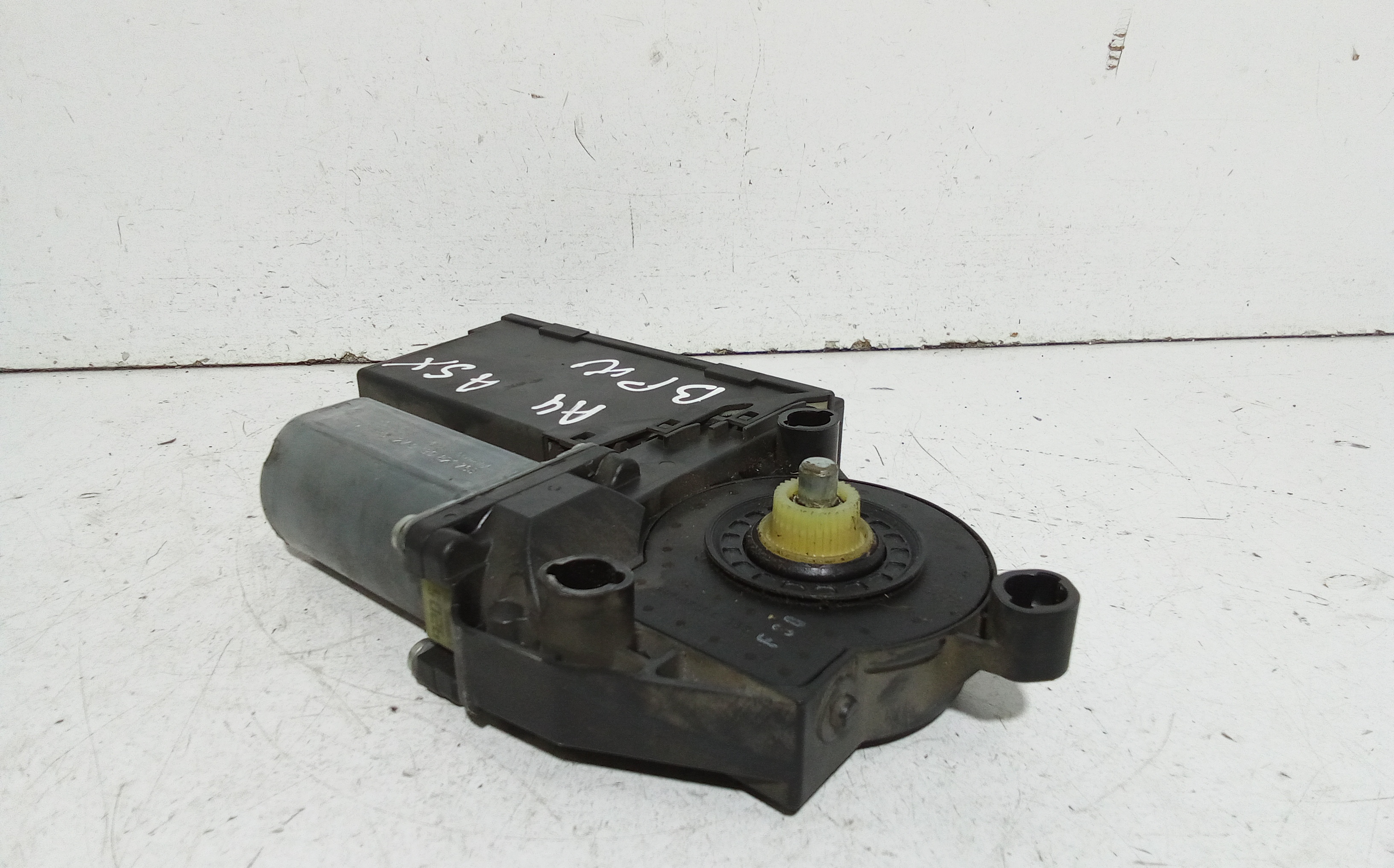 Motorino Alzavetro anteriore Sinistro per Audi A4 Avant (8ed) (04>08) (2004 - 2008)