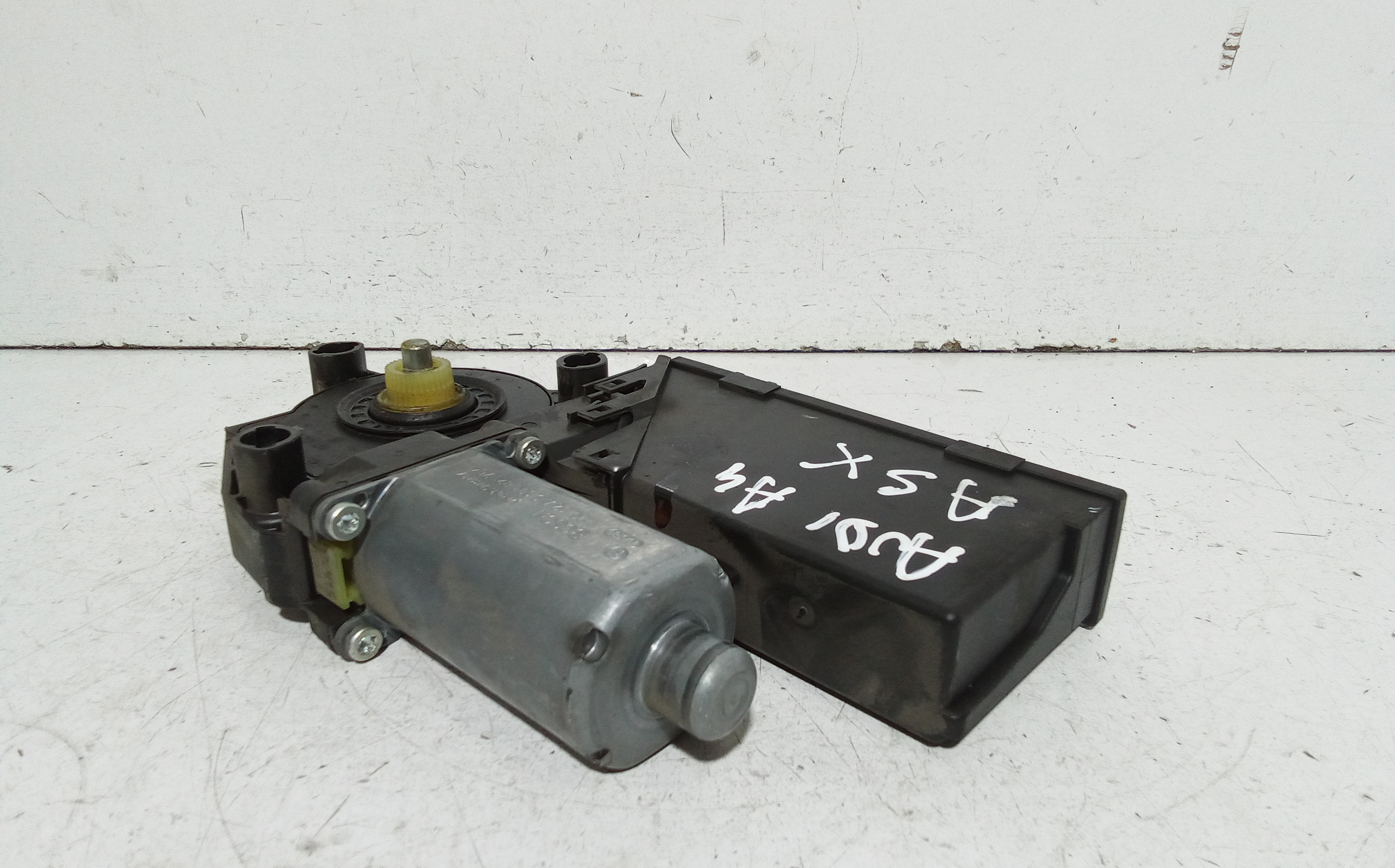 Motorino Alzavetro anteriore destra per Audi A4 Avant (8ed) (04>08) (2004 - 2008)