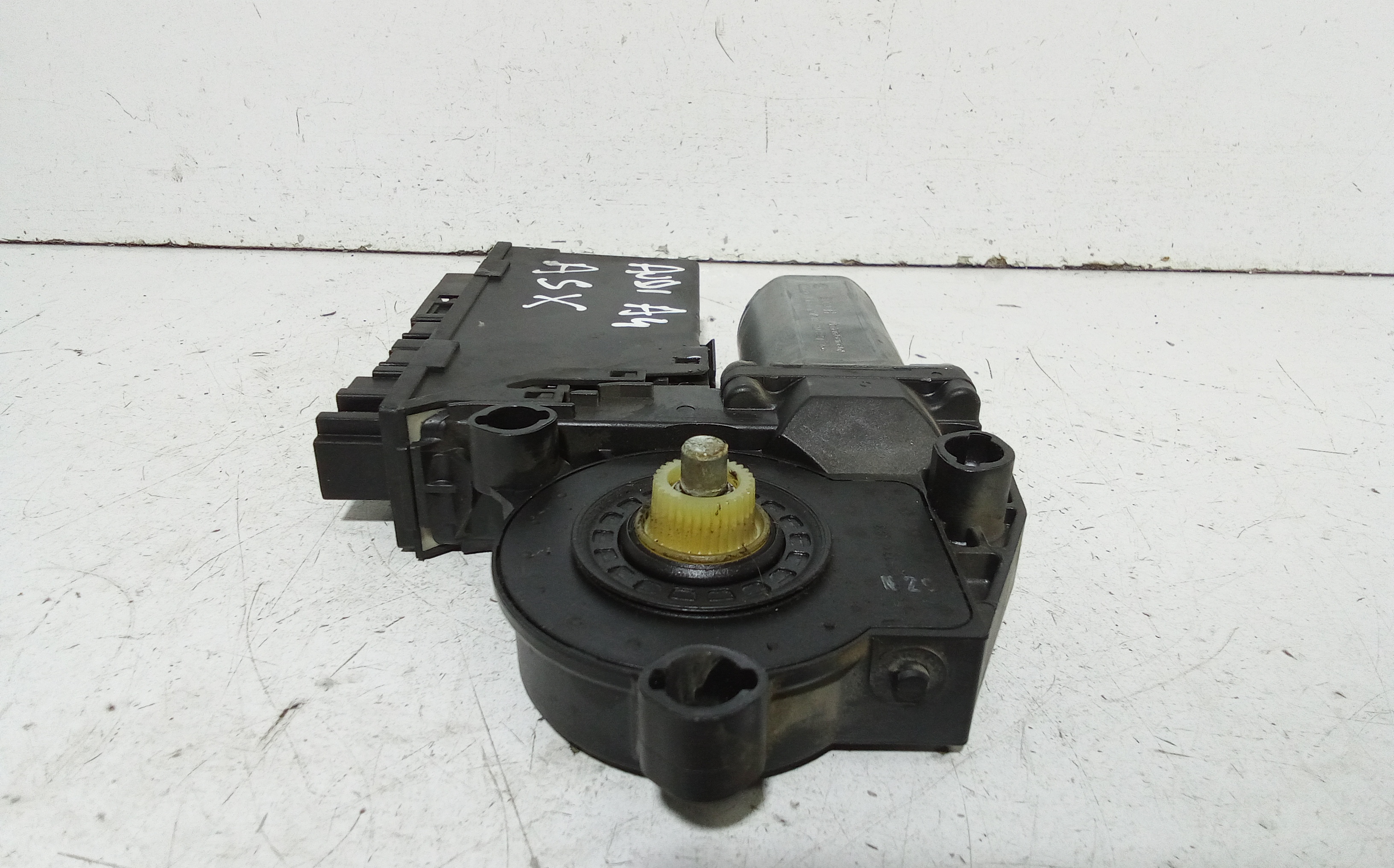 Motorino Alzavetro anteriore destra per Audi A4 Avant (8ed) (04>08) (2004 - 2008)