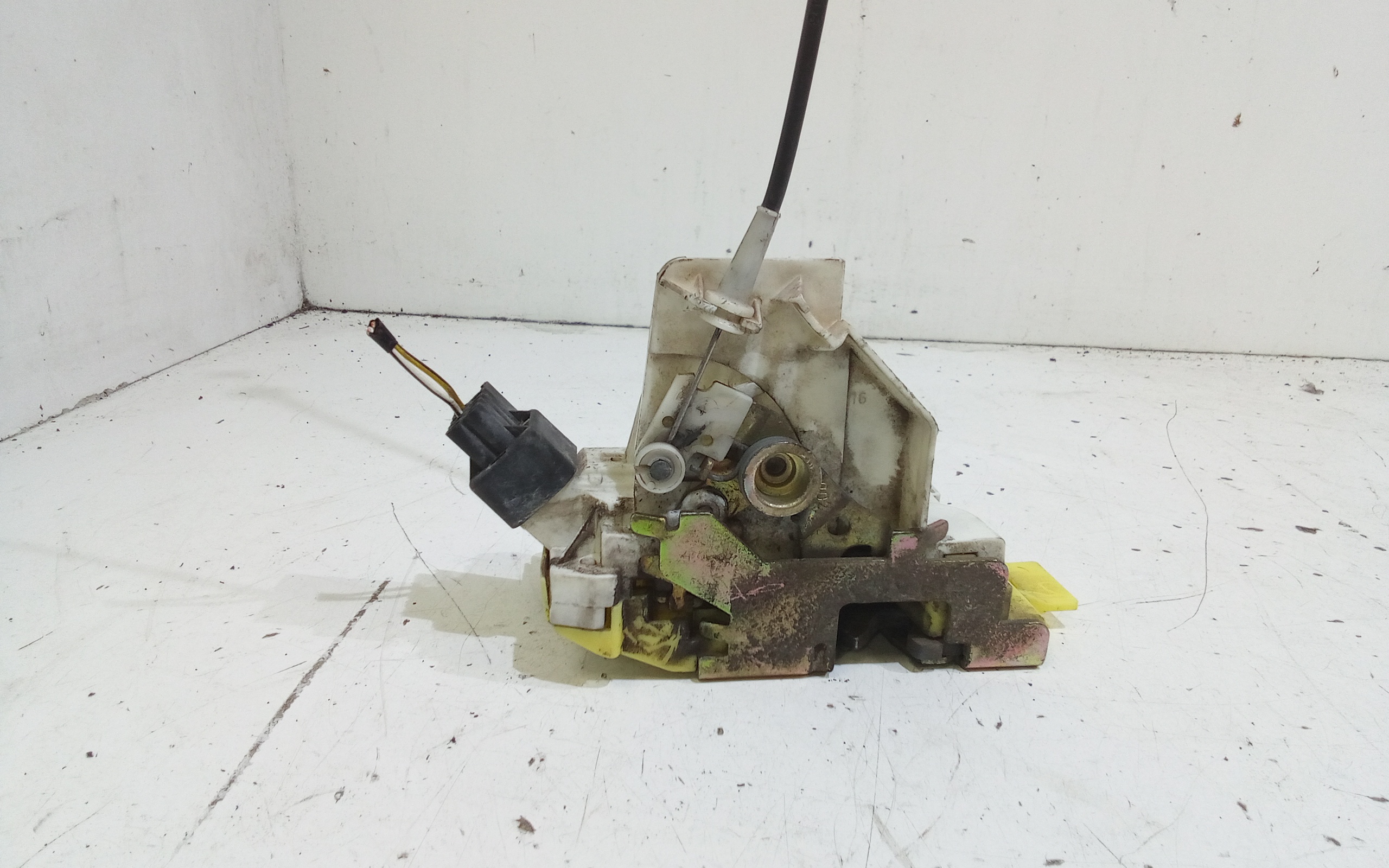 Serratura Anteriore Sinistra per Ford Focus Berlina 3 Serie (2004 - 2008)